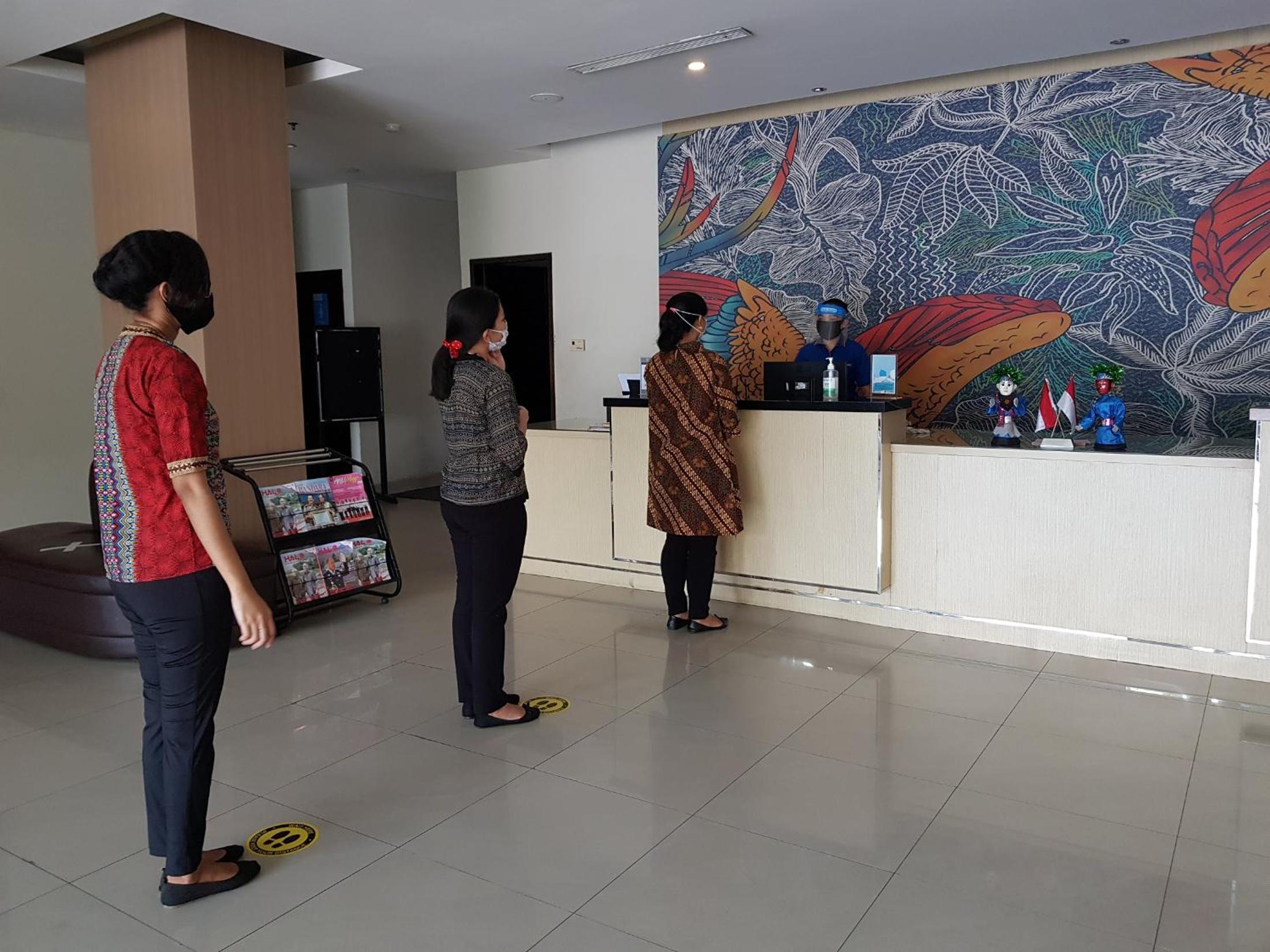 Hotel 88 Mangga Besar 62 - Best Breakfast - Near By Ancol And Government Center