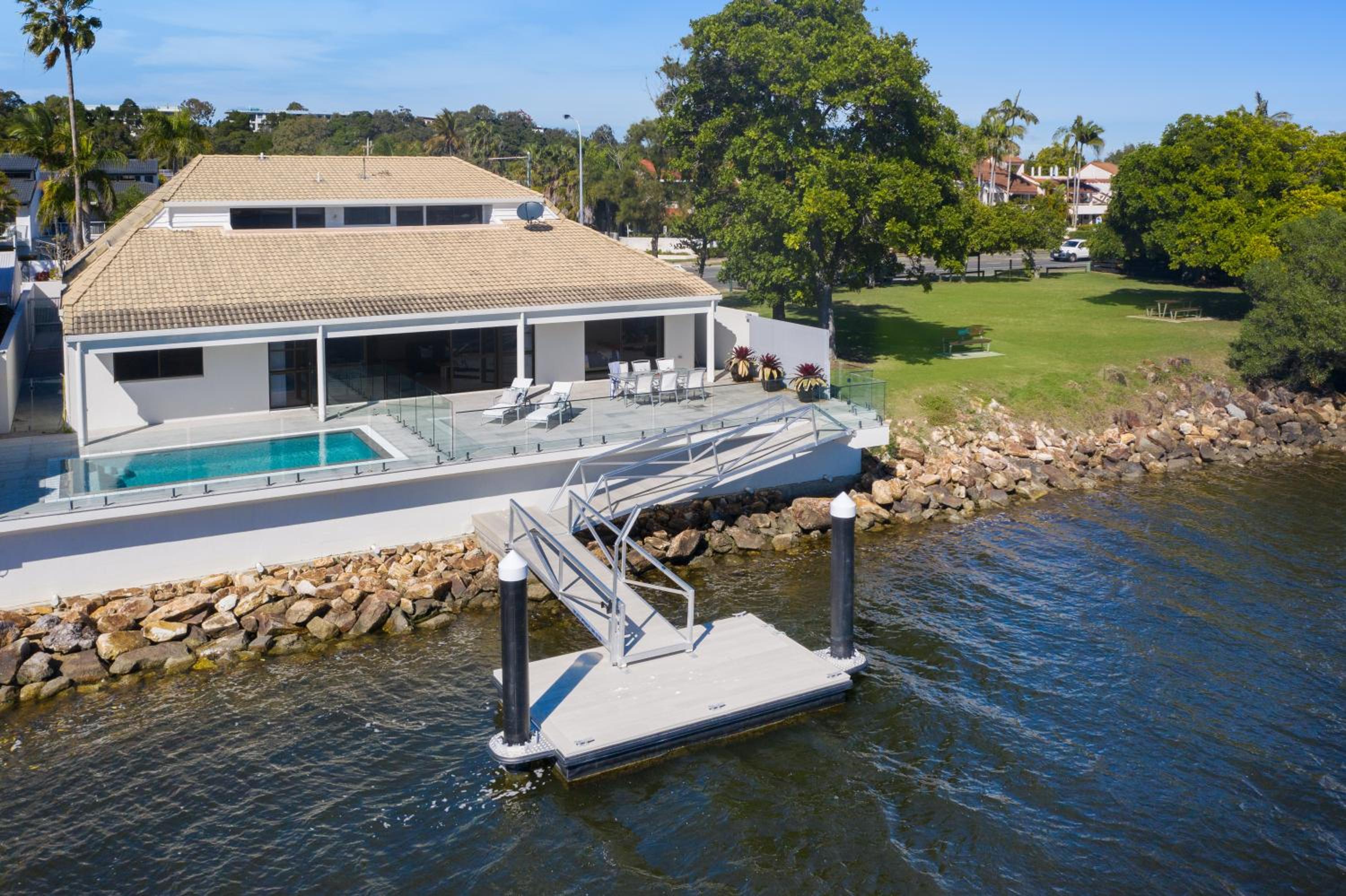 The River Rest - Noosa Jetty Stay