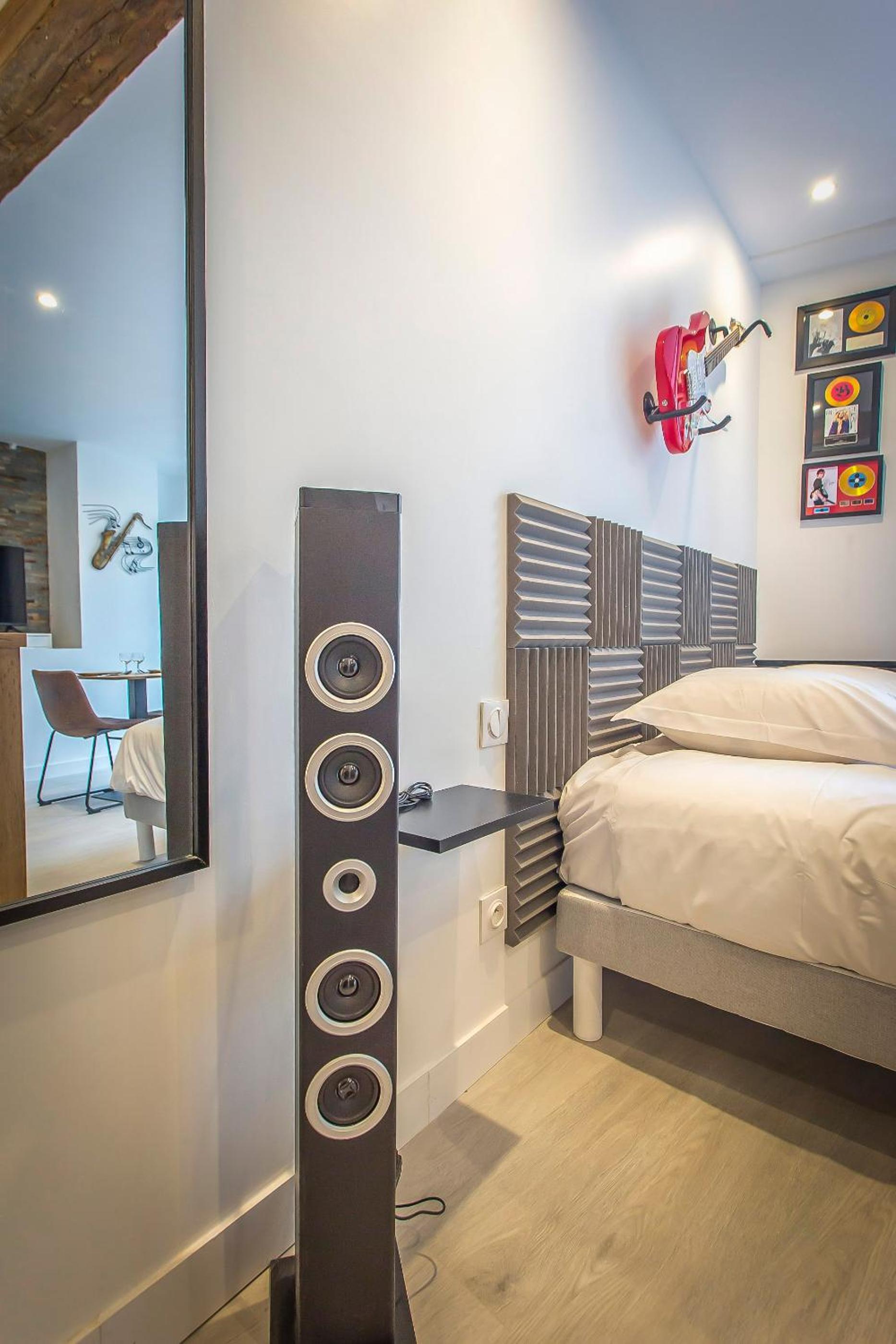 R'Studio 25 Hyper Centre view 2