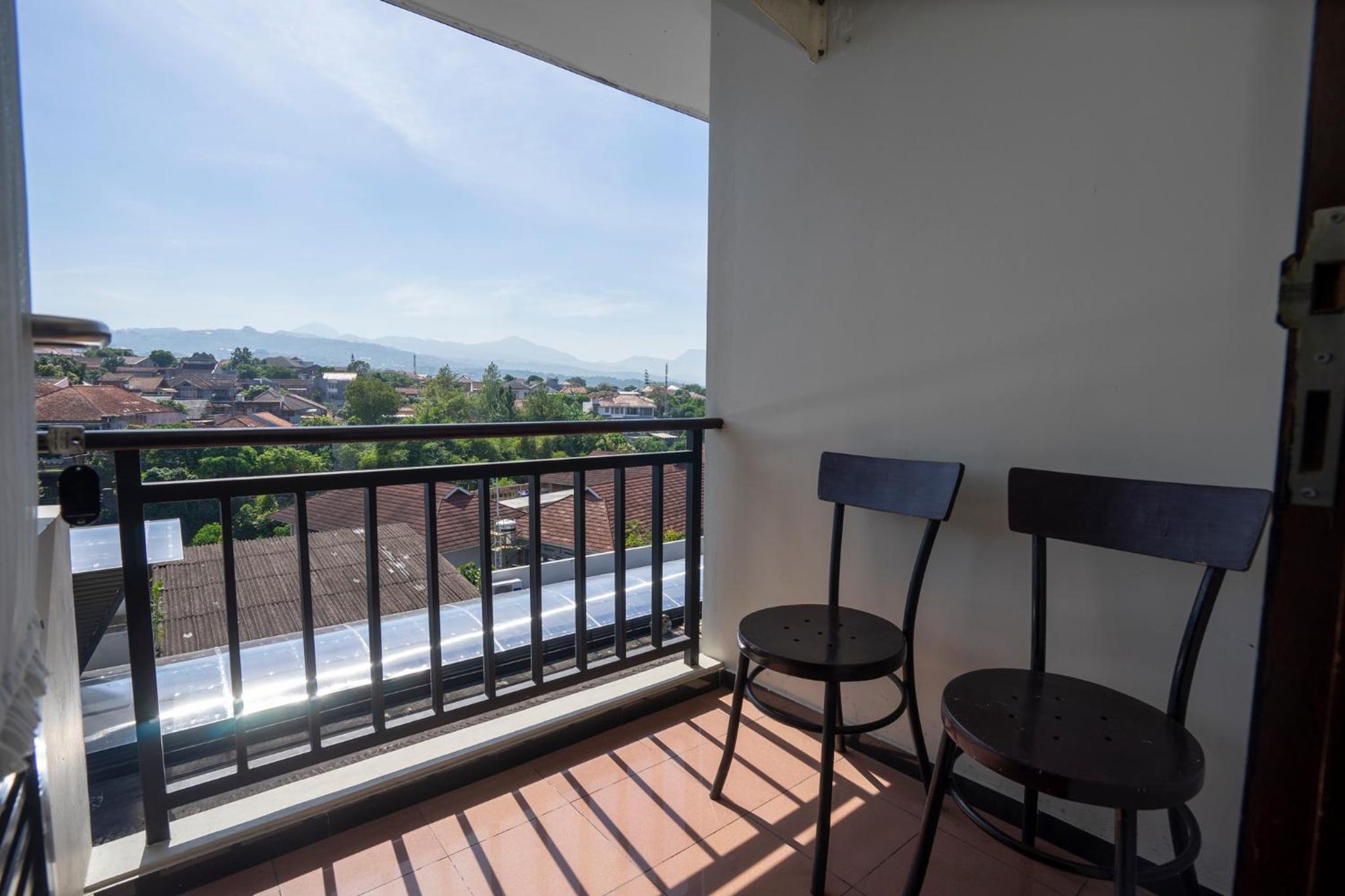 Dago's Hill Hotel, Бандунг - 17
