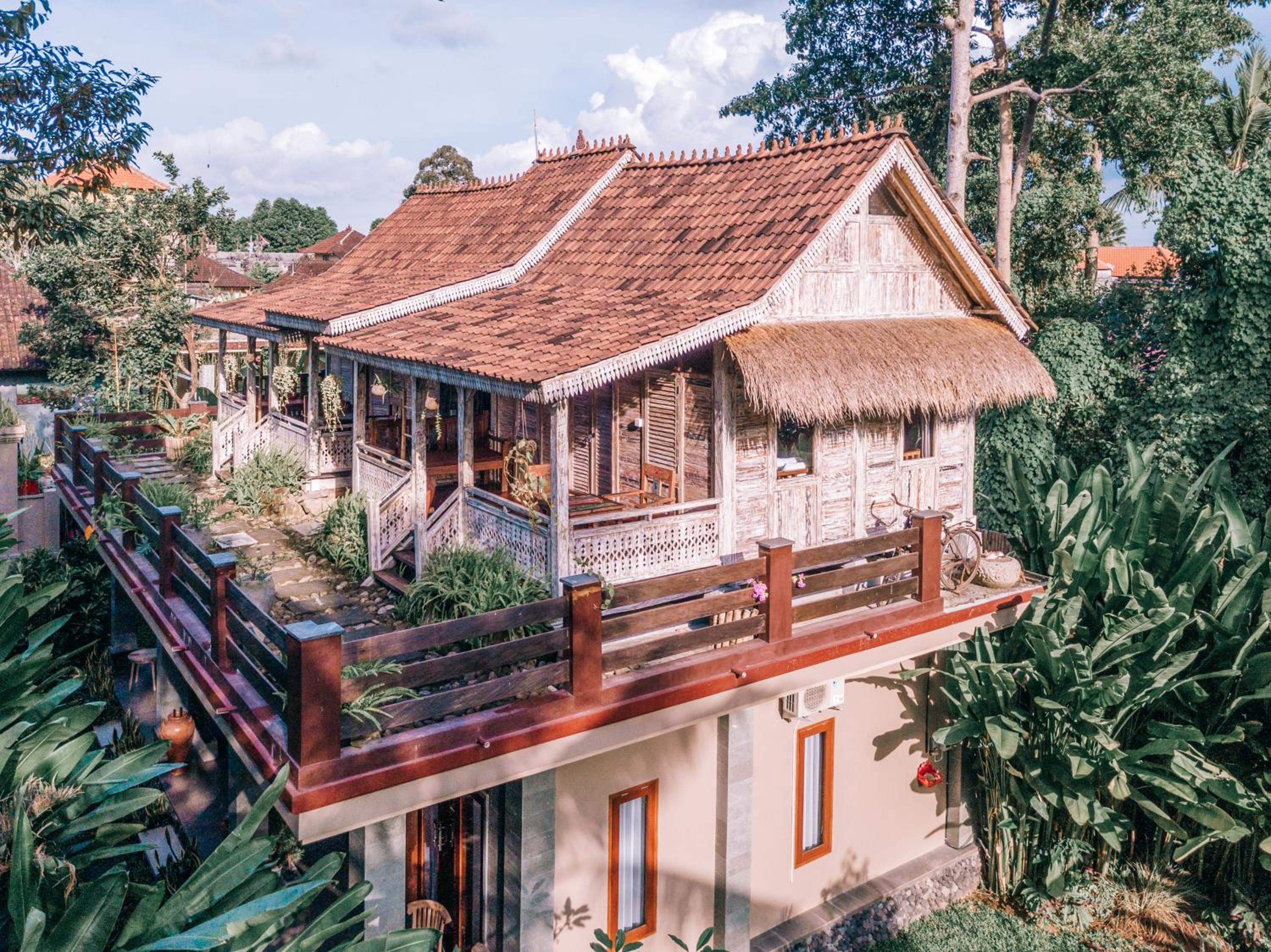 Hotel Umah Kayu Ubud - Image 1