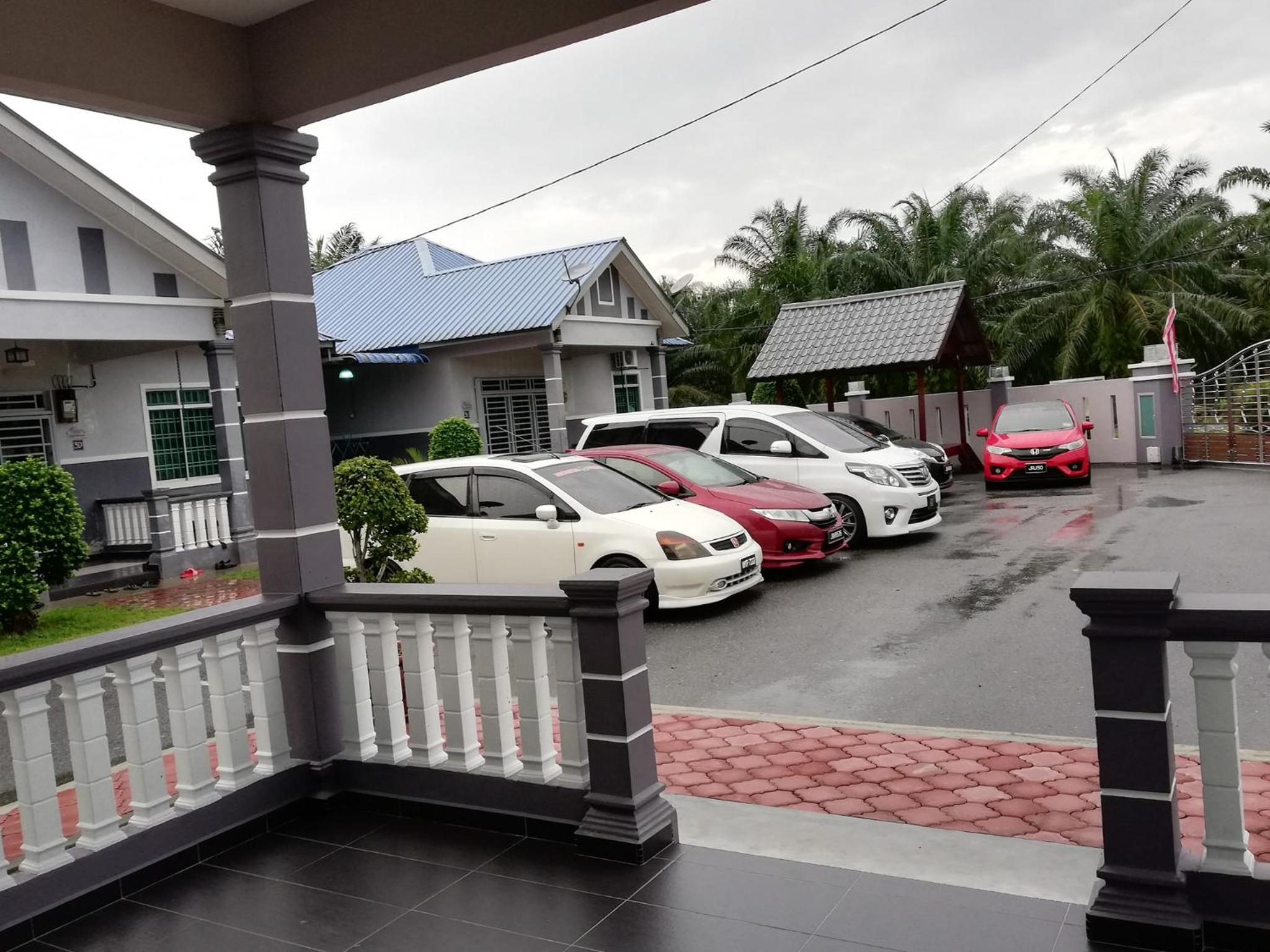 Homestay Hj Esmon Parit Raja UTHM