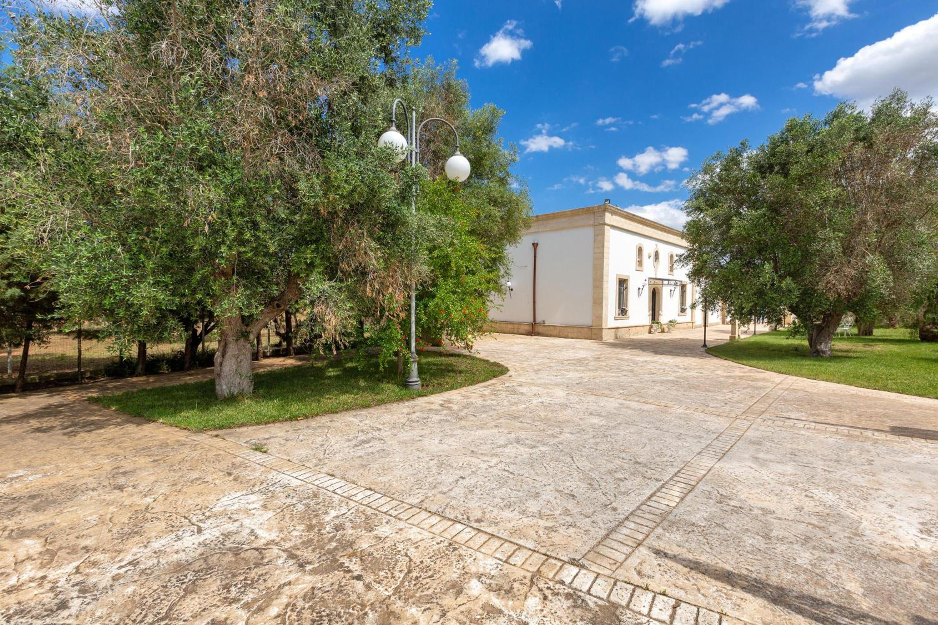 Hotel Villa Medici alla Macchia by BarbarHouse - Image 1