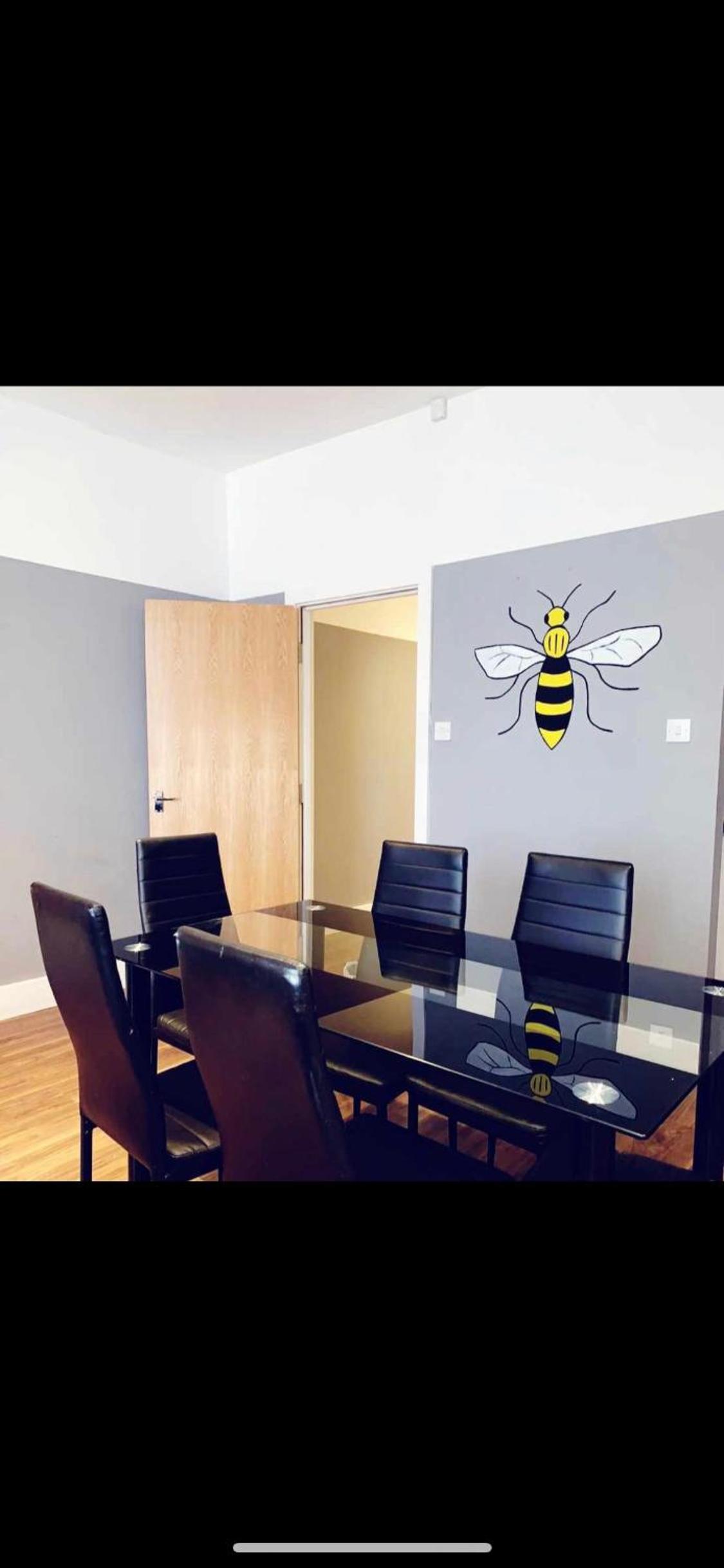 Spacious Shude Hill Apartment With Balcony view 5
