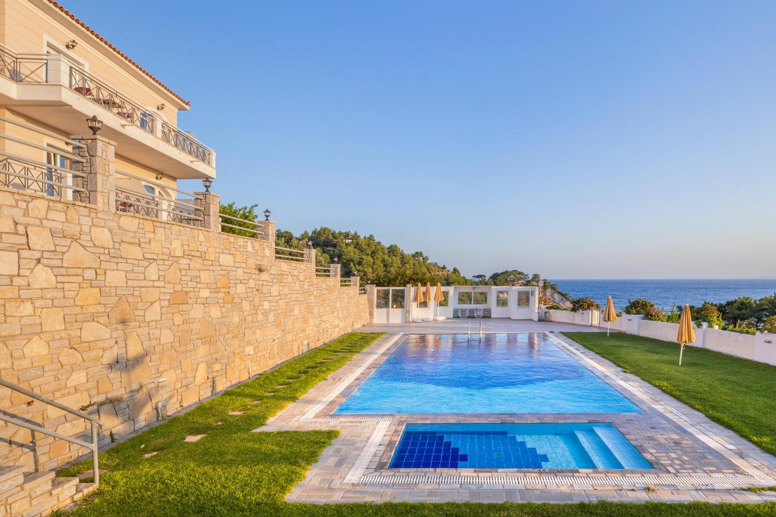 PENNY LUXURY APARTMENTS view 5