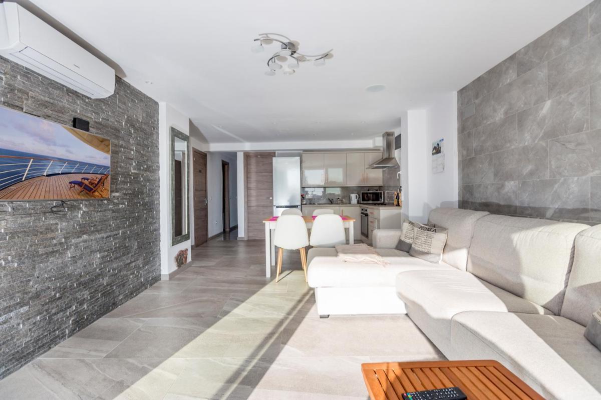 Modern Marbella City Apartment, Old Town photo 2