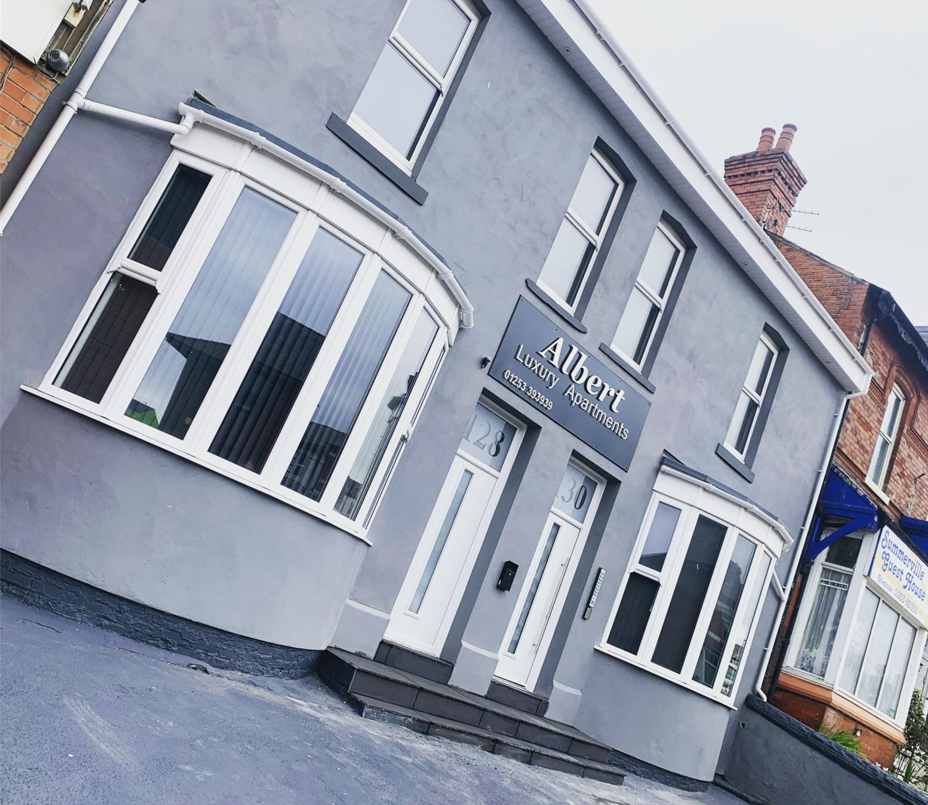 Hotel Albert Luxury Hottub and Jacuzzi Apartments