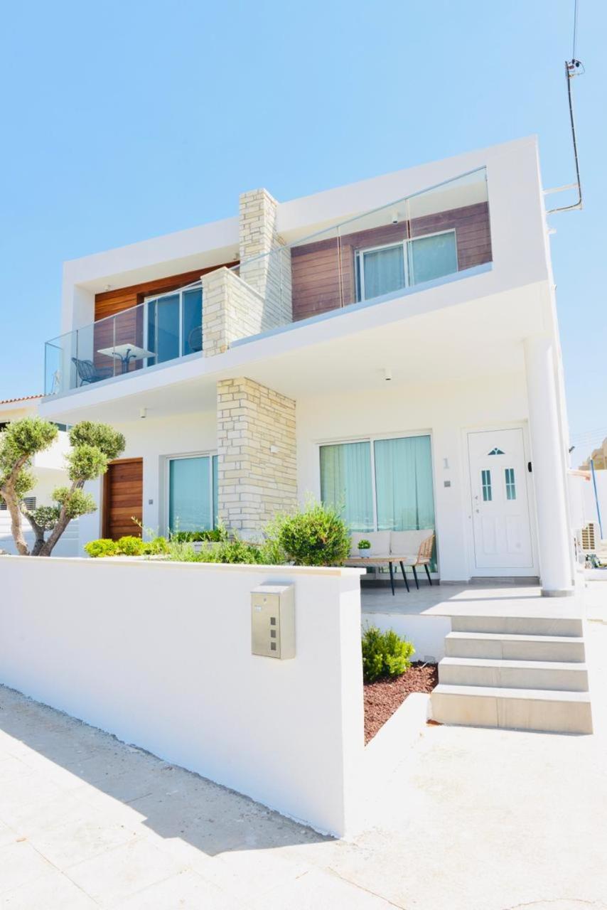 Melanos Residence 2 bdrm townhouse with private pool