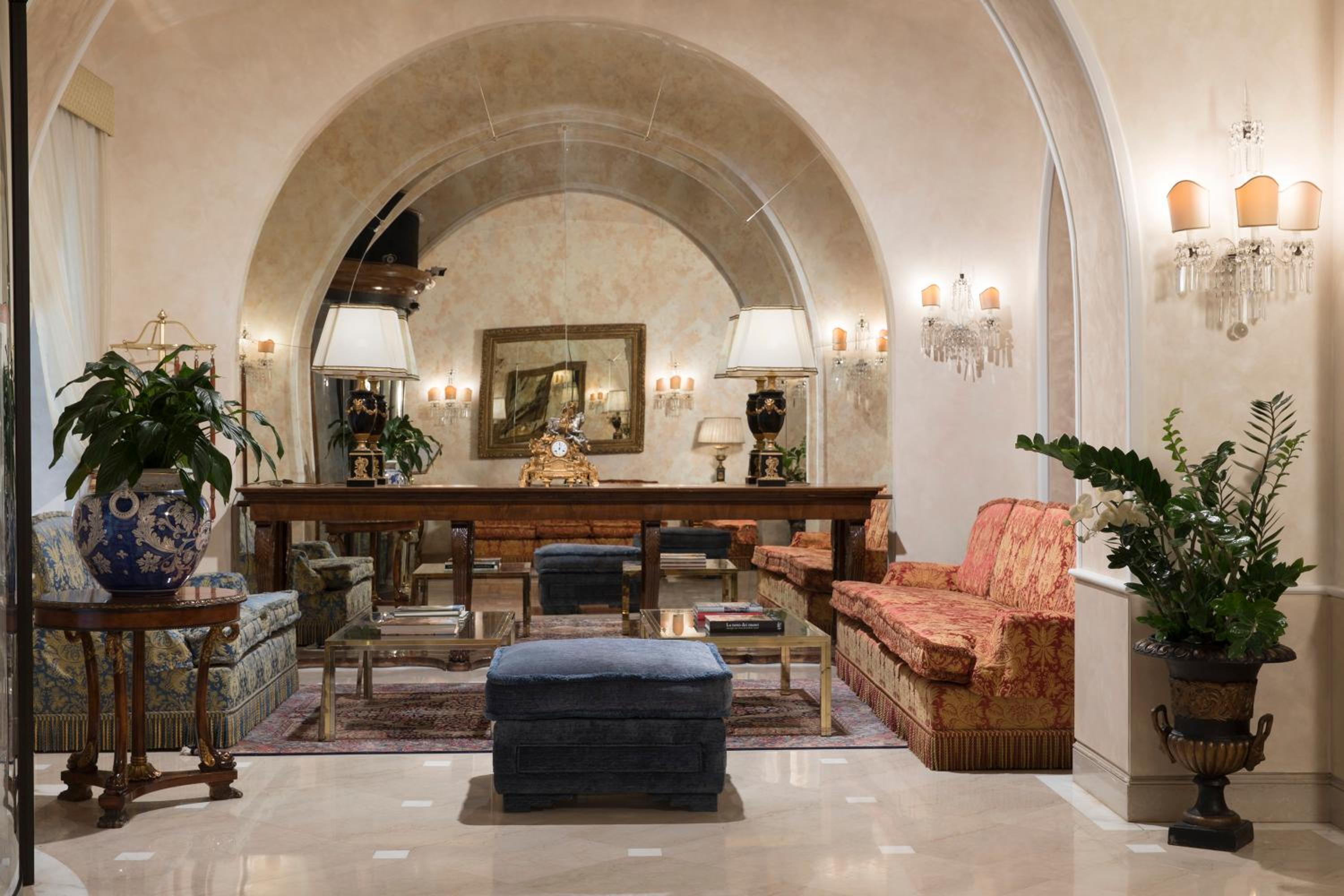 Marcella Royal Hotel - Rooftop Garden 3