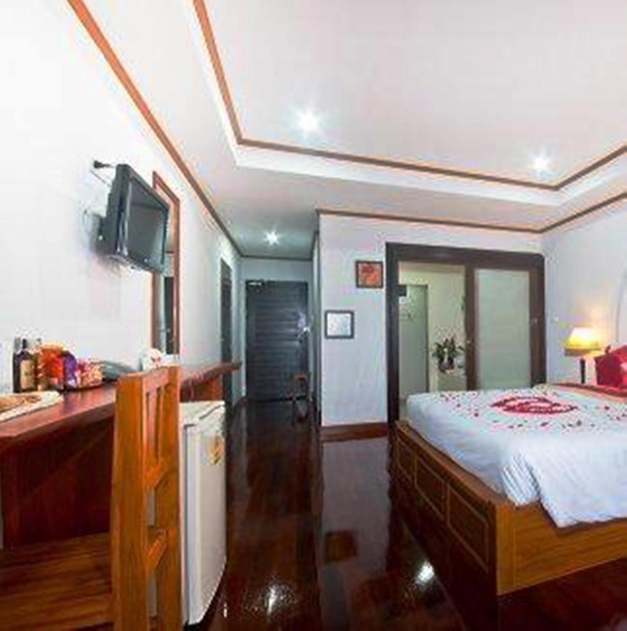 Lipa Bay Resort
