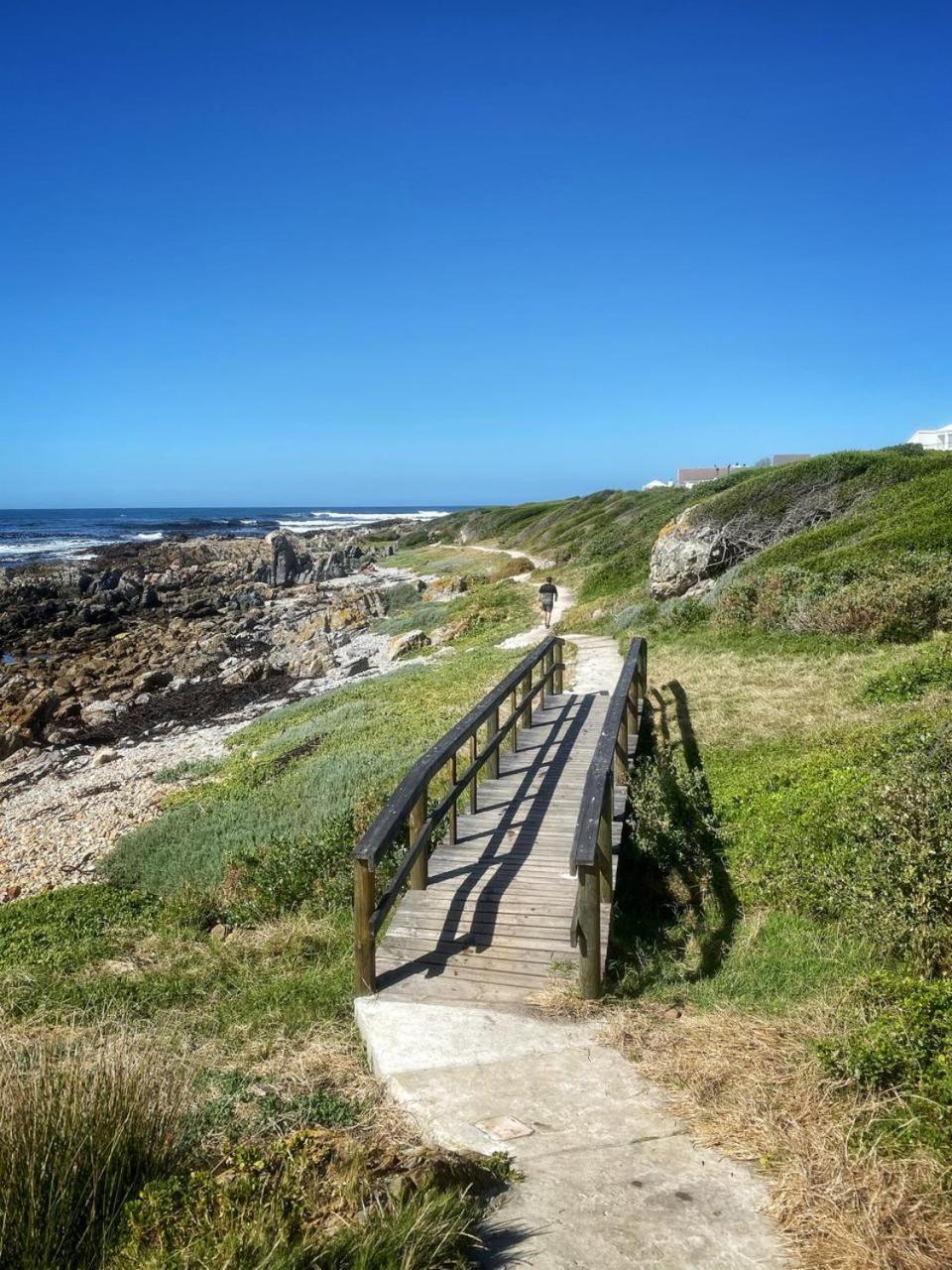 Hermanus Vacations - Shore's Edge Luxury Oceanfront Home - Property Image 24