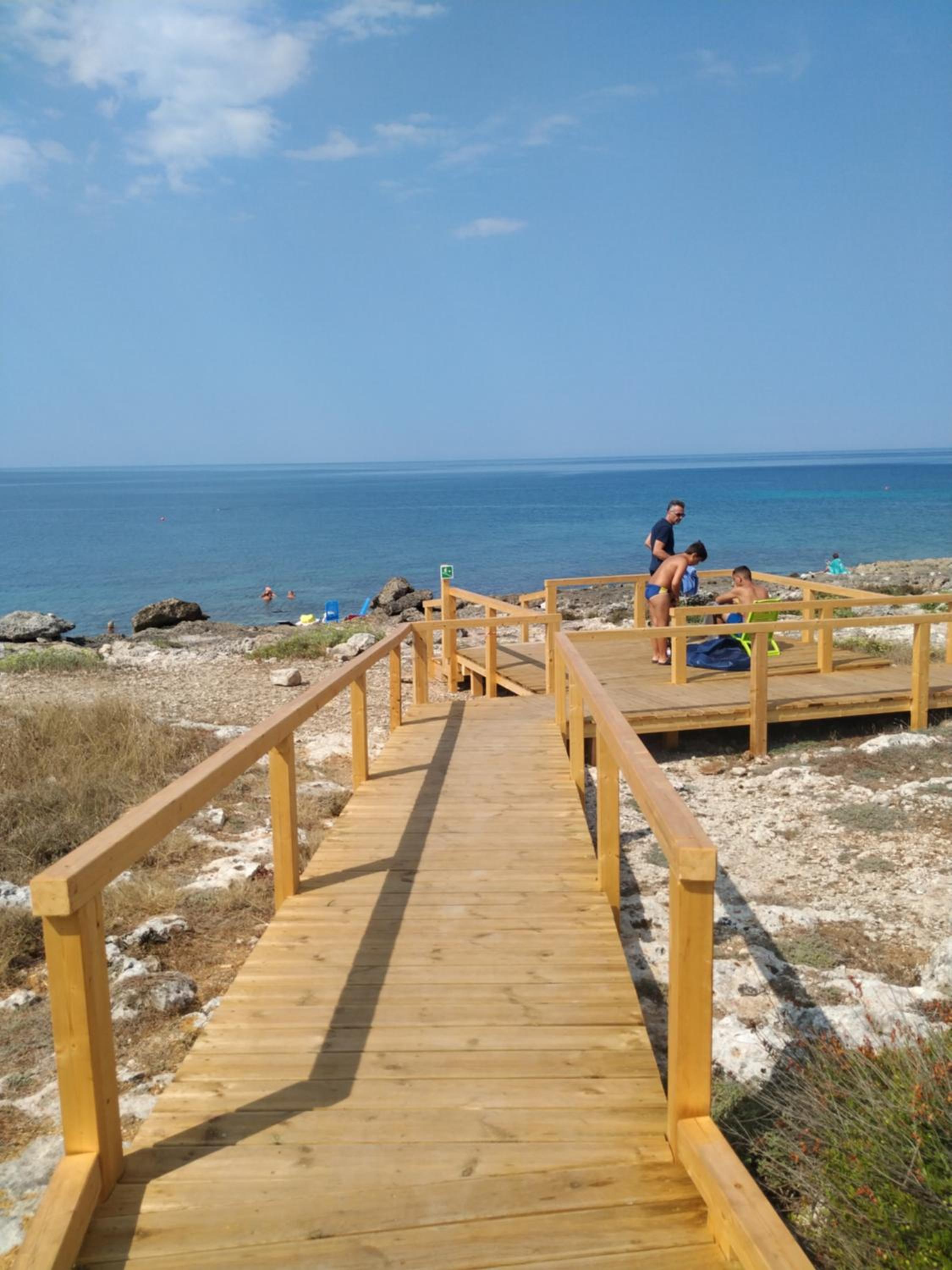 La Maison Blue a 100 mt dal mare - holiday2pet,com -