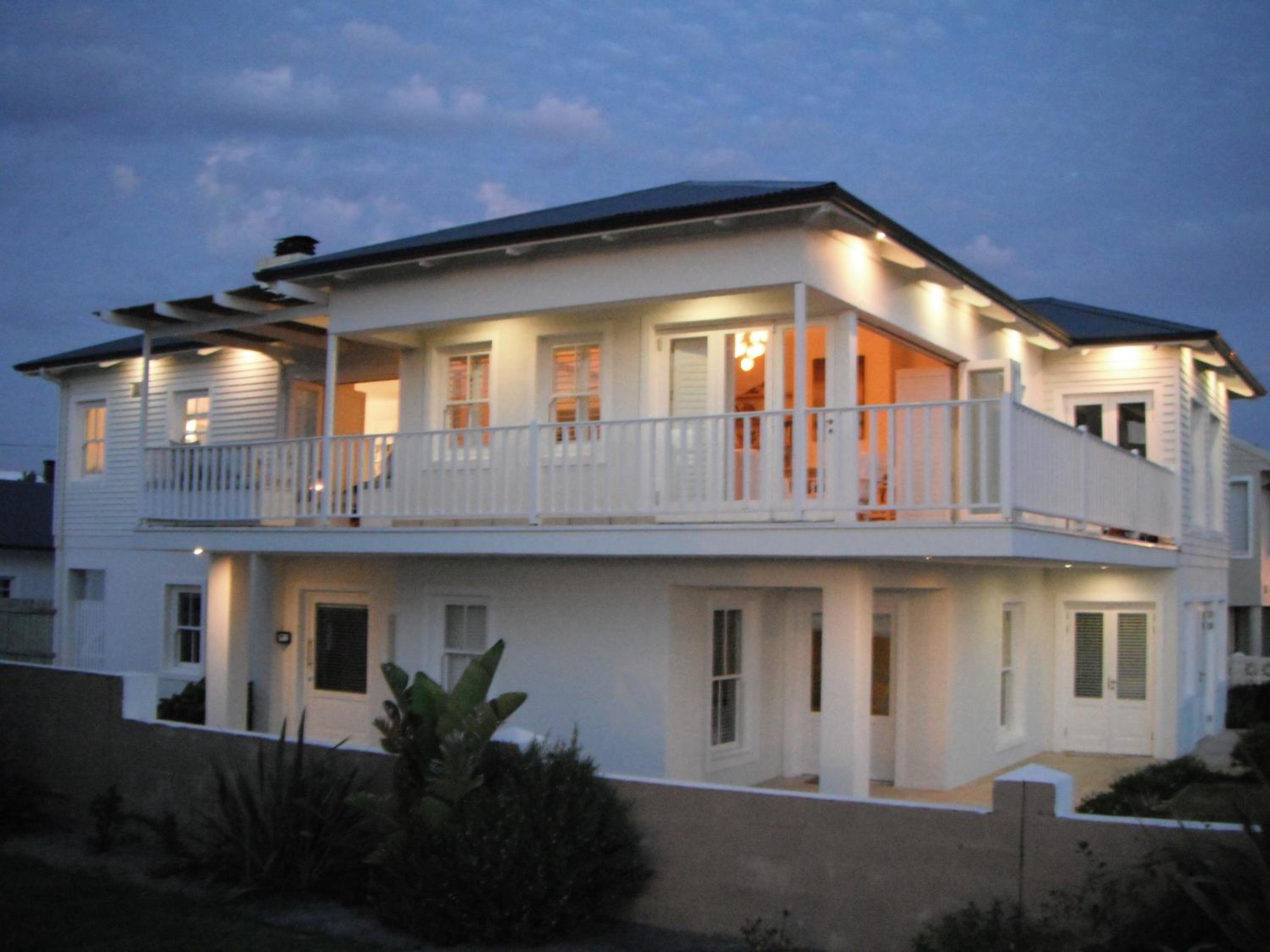 Hermanus Vacations - Shore's Edge Luxury Oceanfront Home - Property Image 40