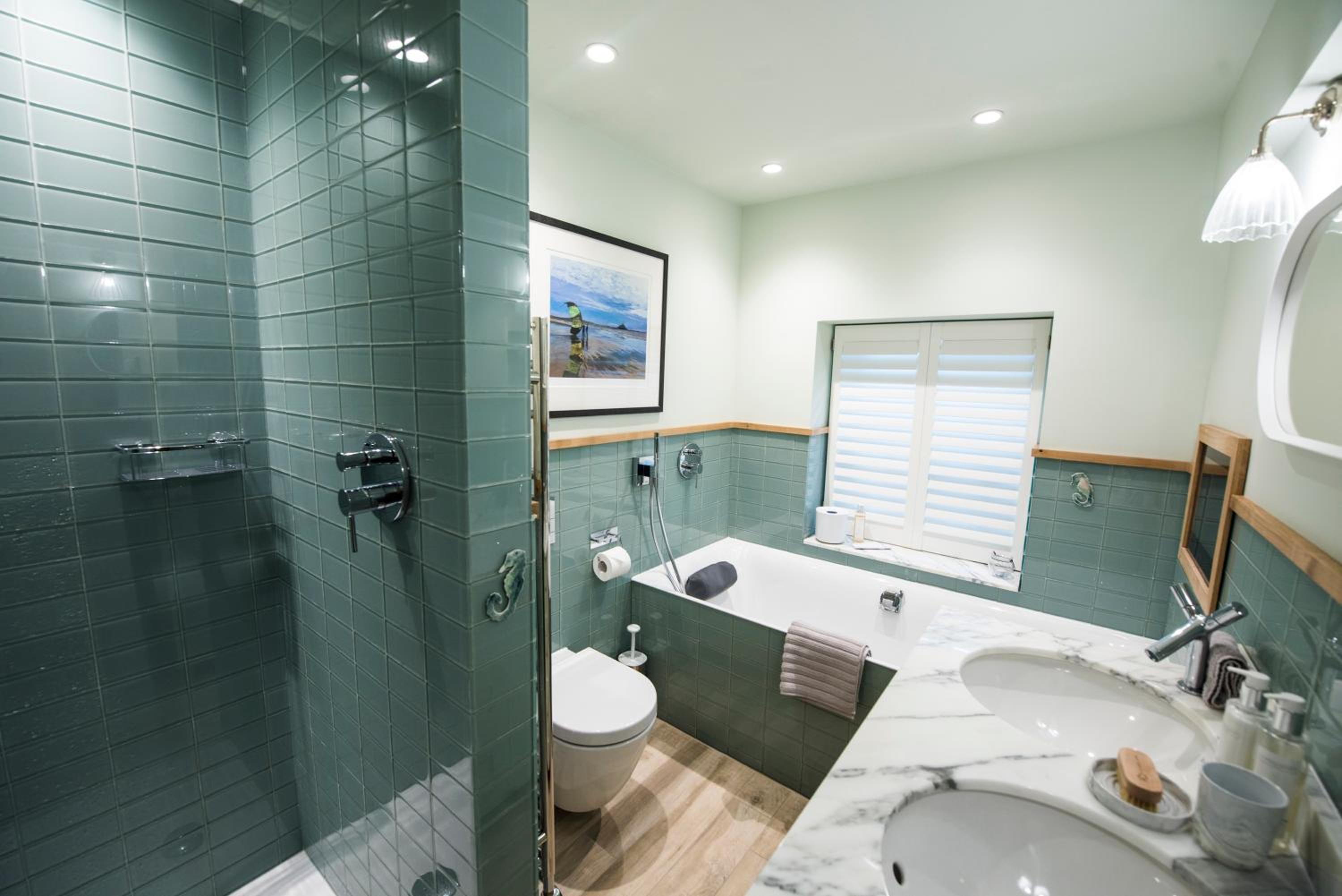 Iris 5 Star Gold Award Luxury Cottage view 3