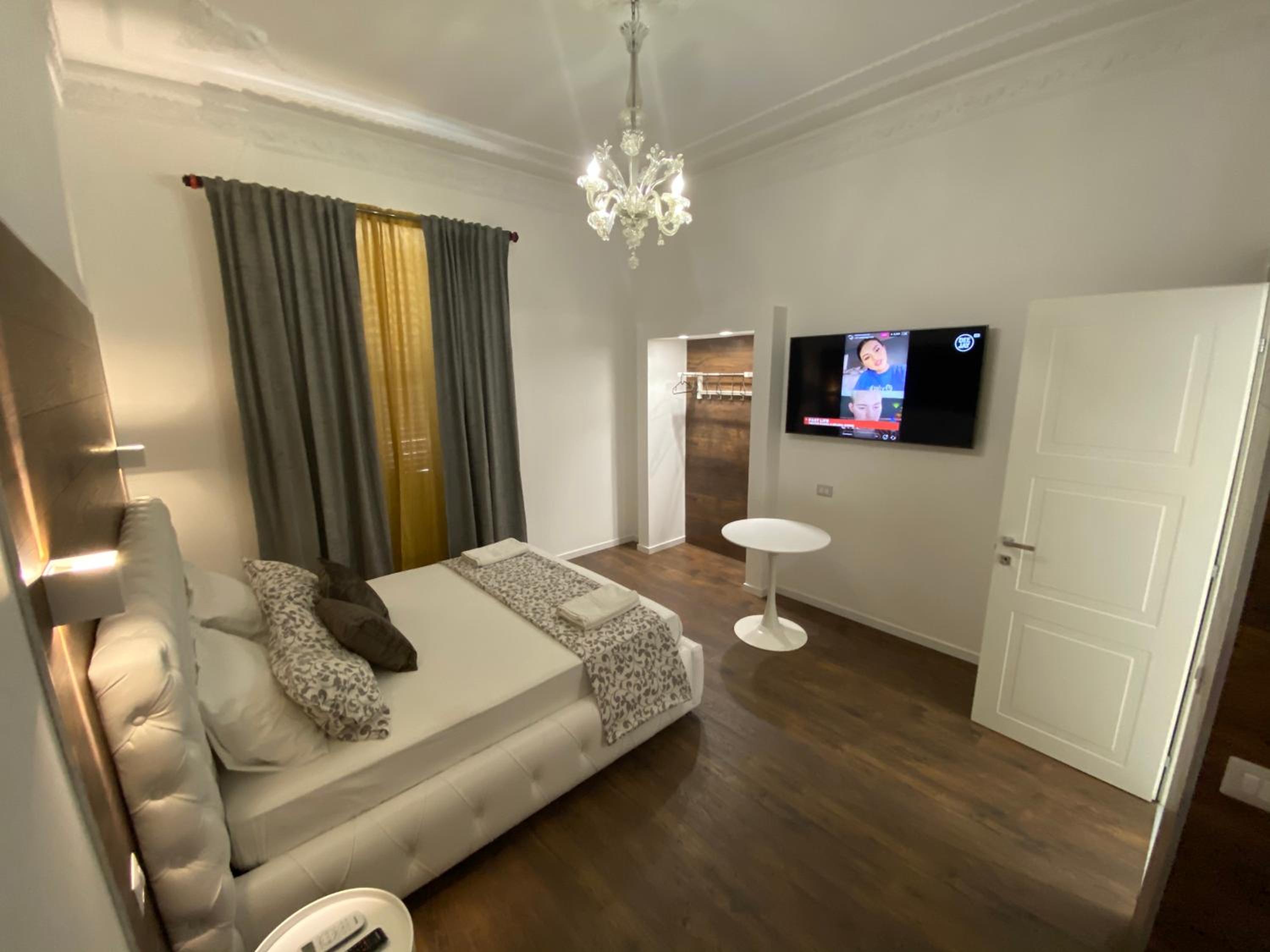 Vatican G&G Suites