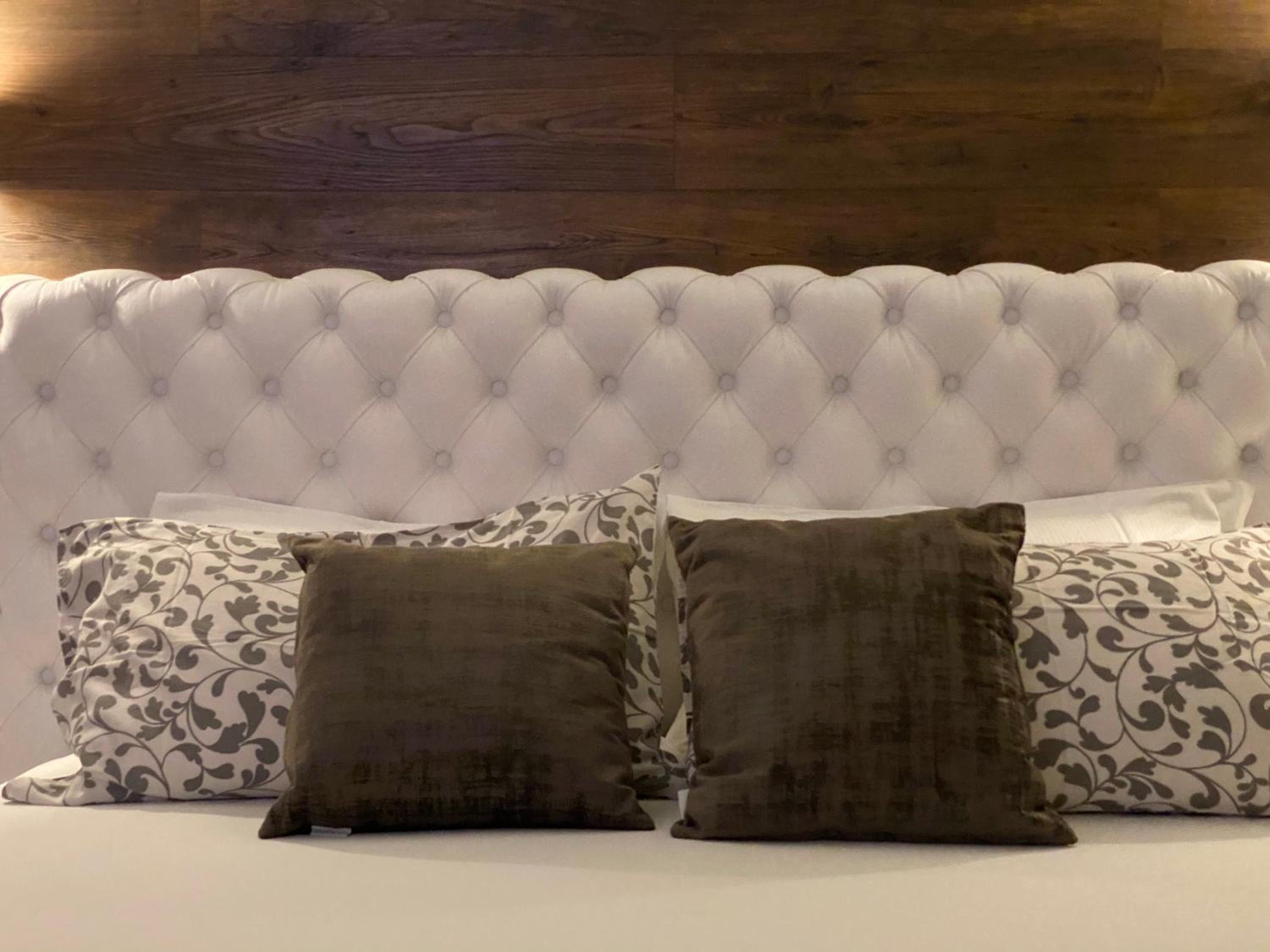 Vatican G&G Suites