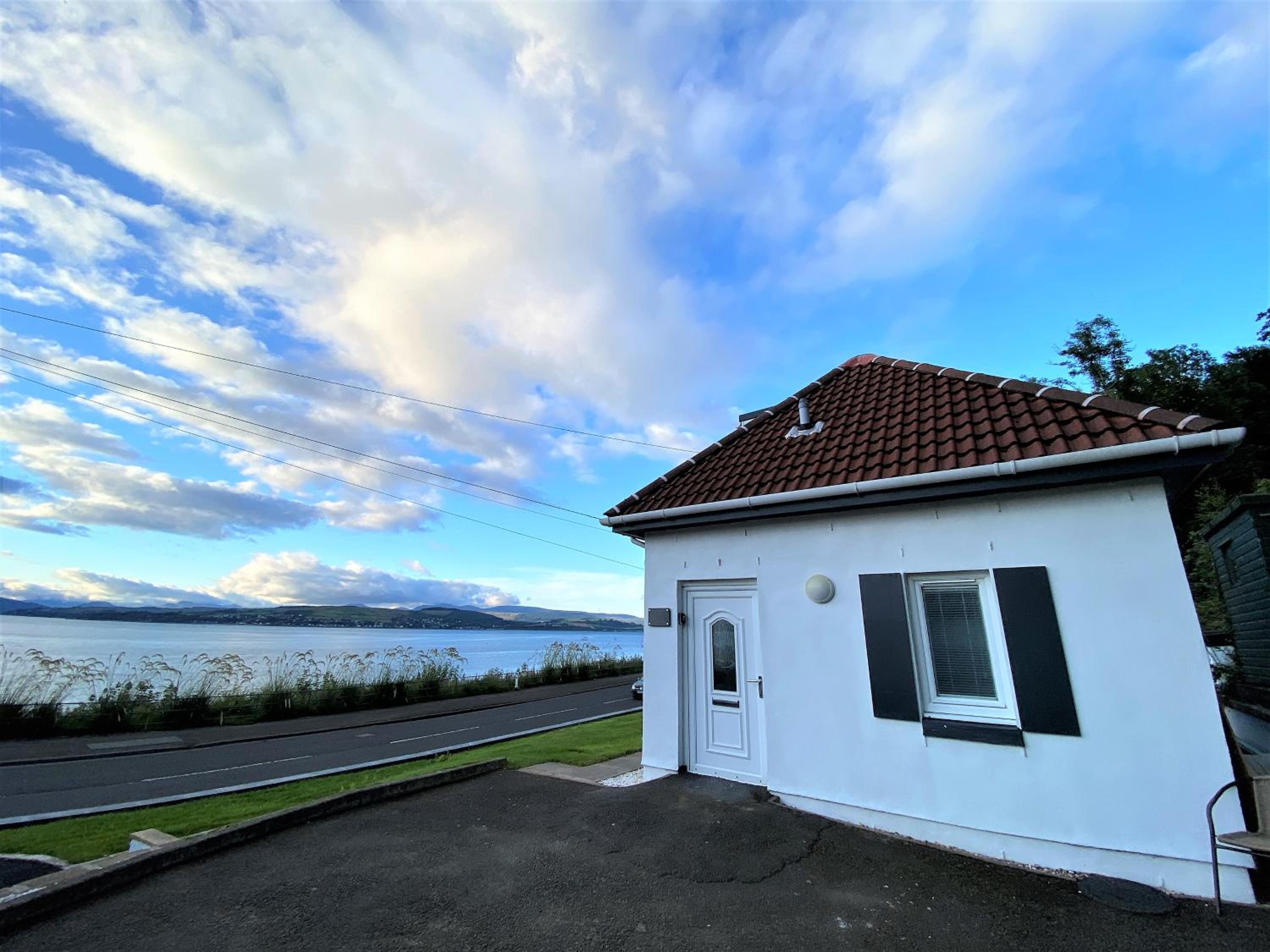 The Wee Cottage by the Ferry view 2