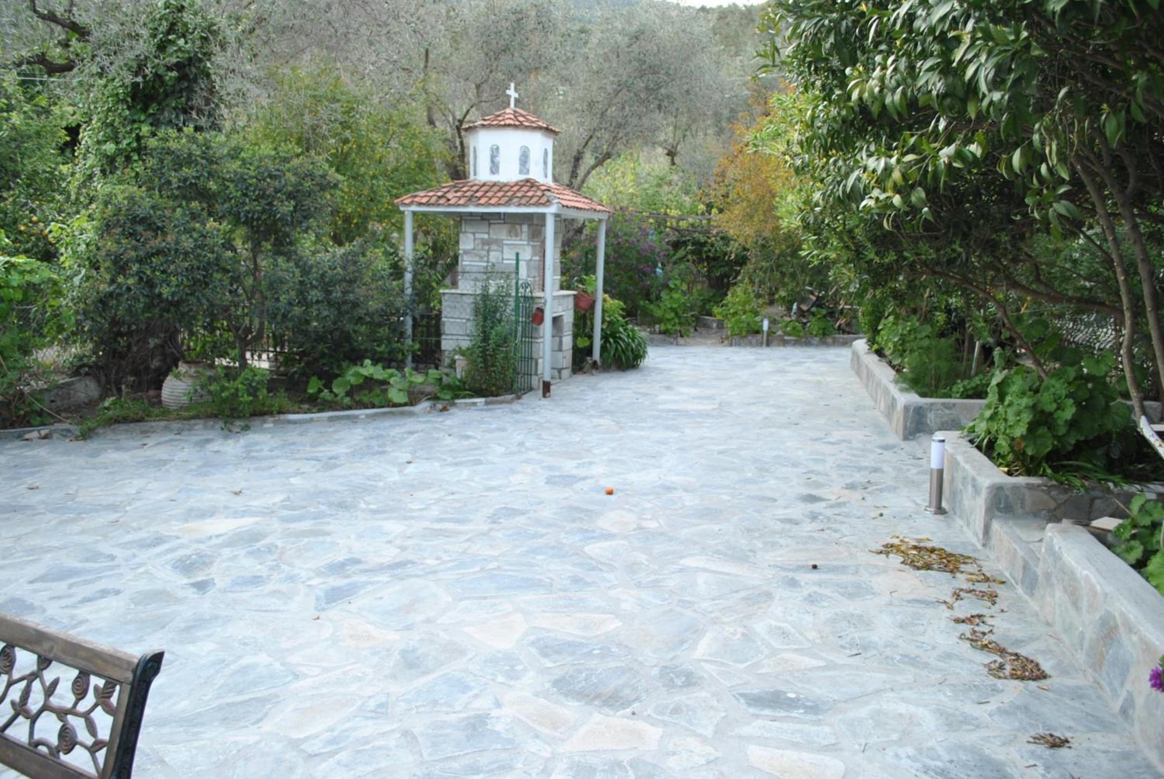 Photo 33