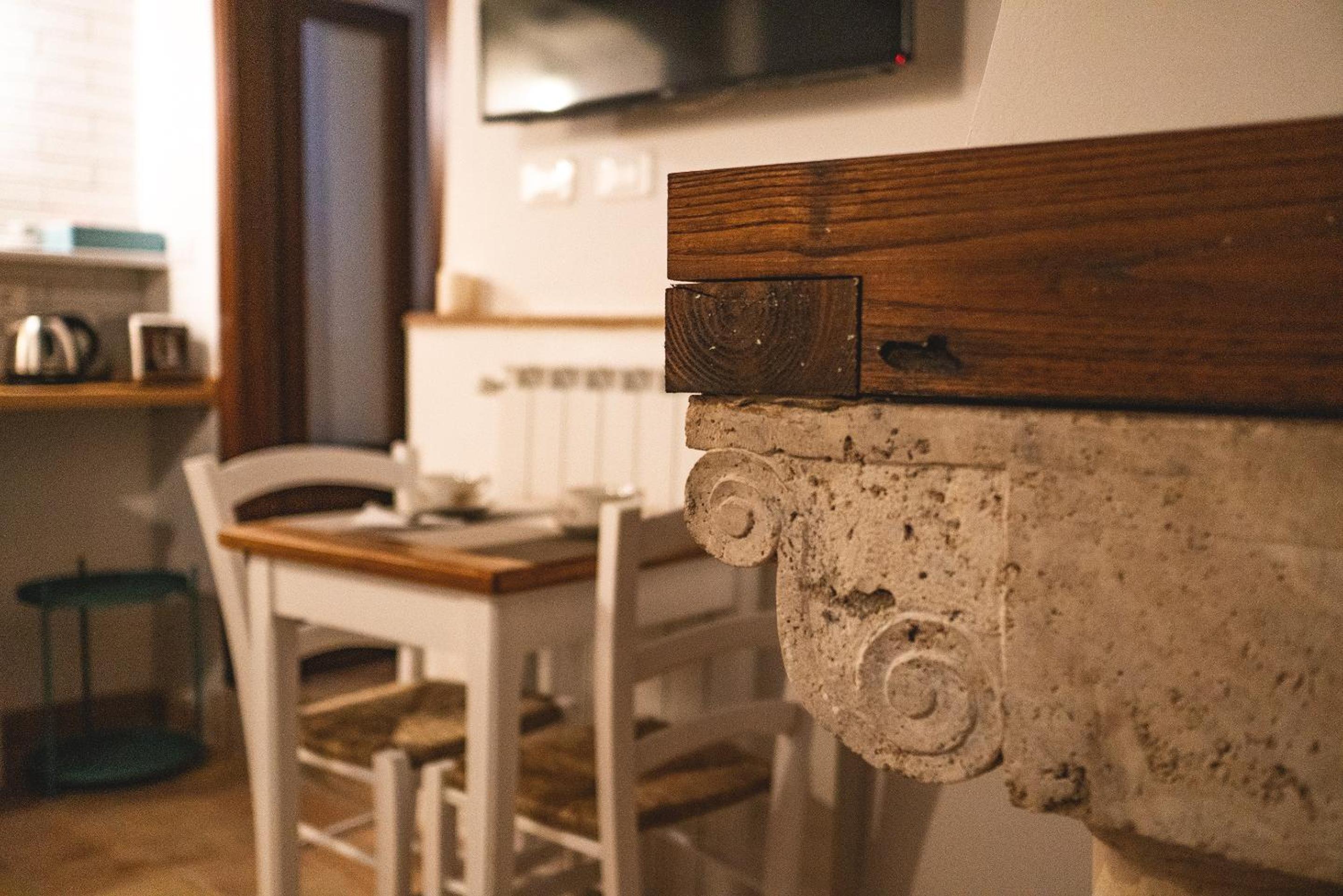 Hotel Aurora Medieval House - Image 1