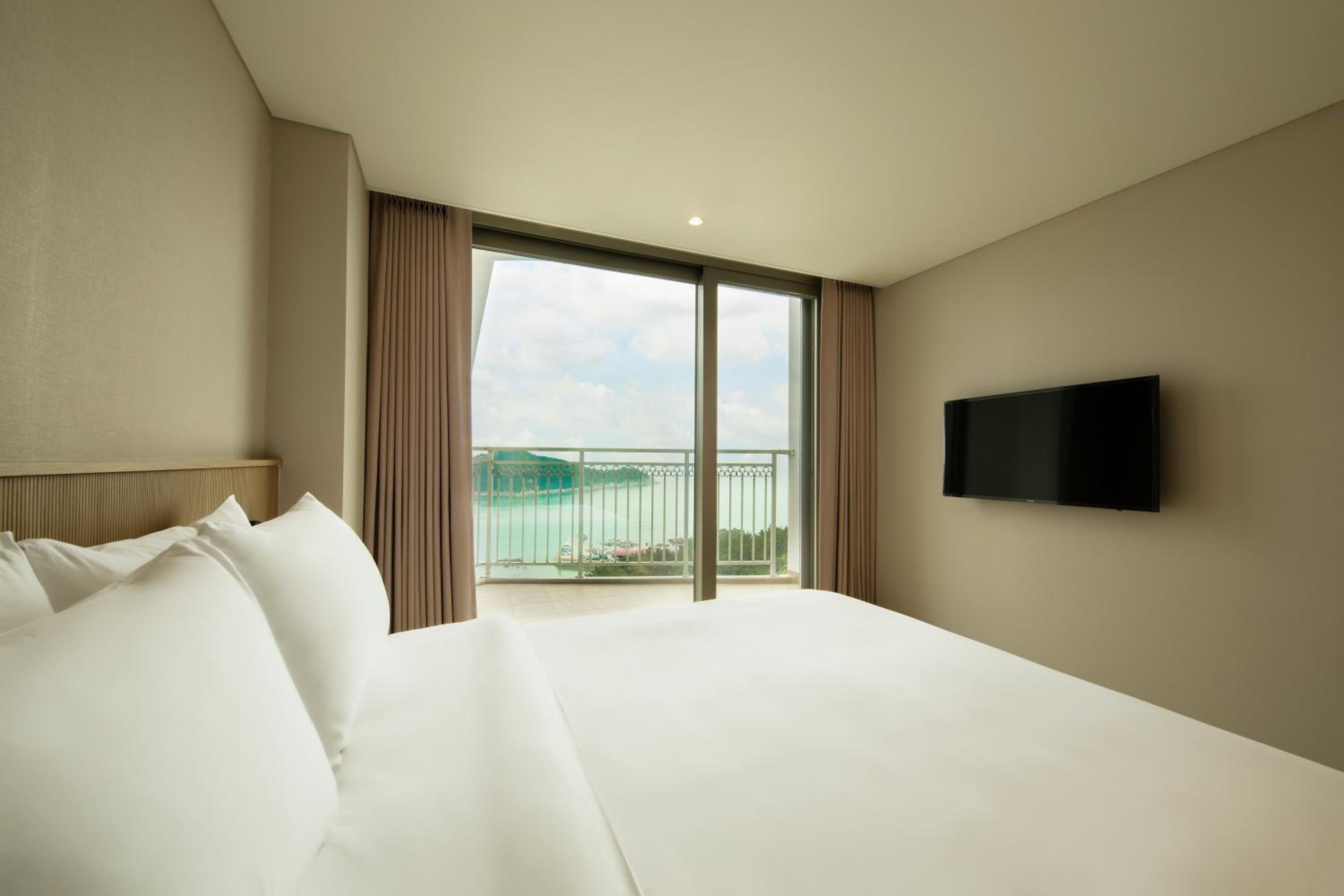 The Week & Resort