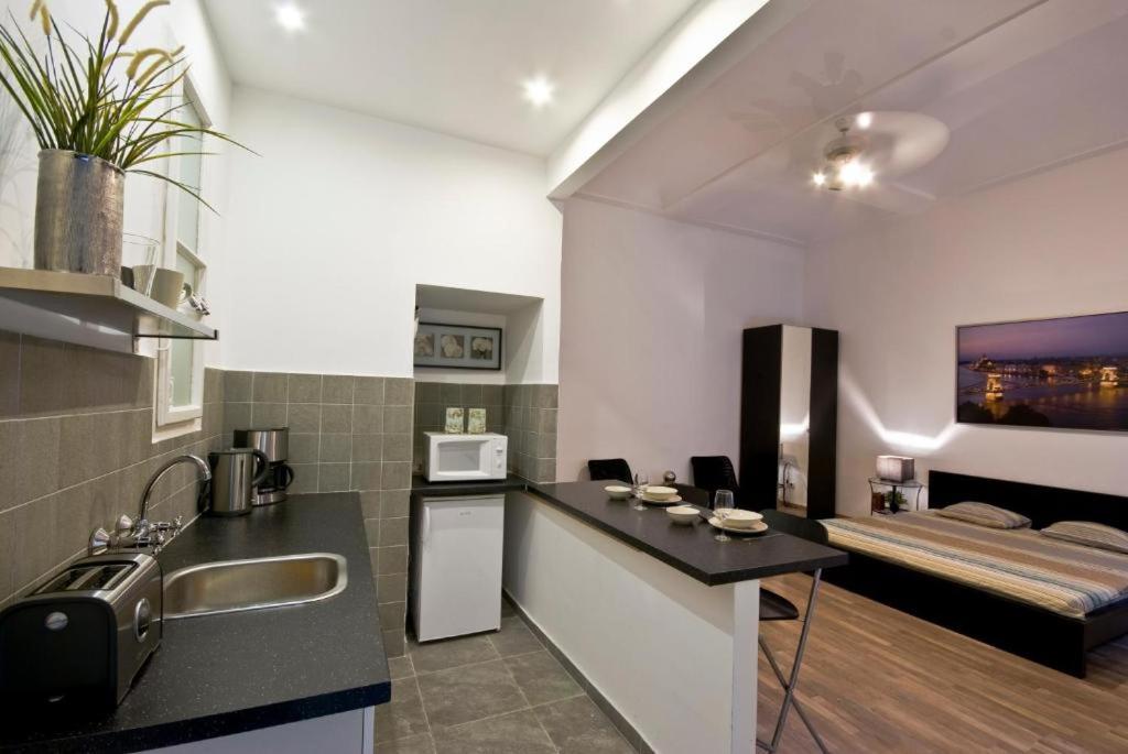 Daphne Deluxe Apartment view 4