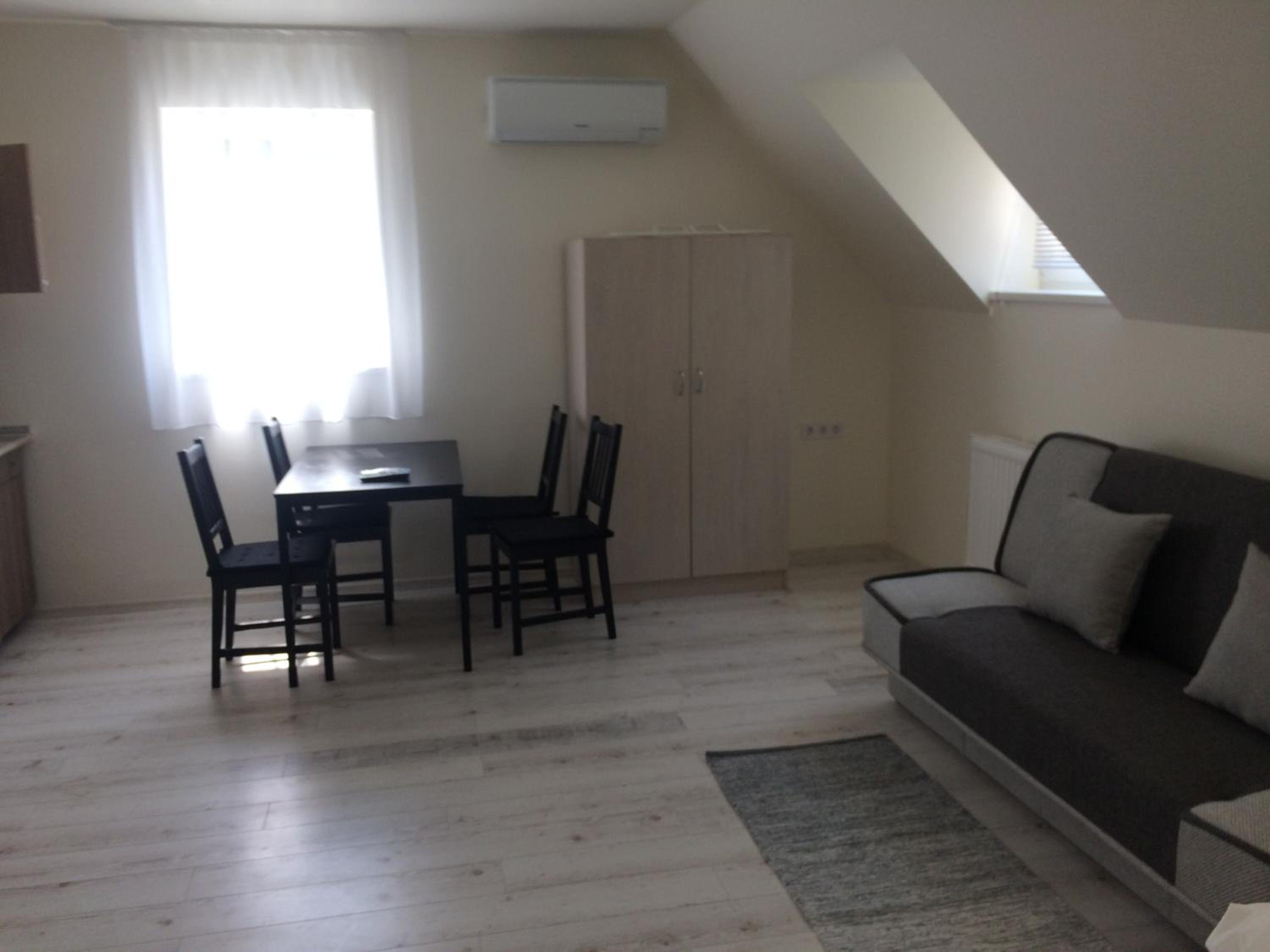 Photo 77