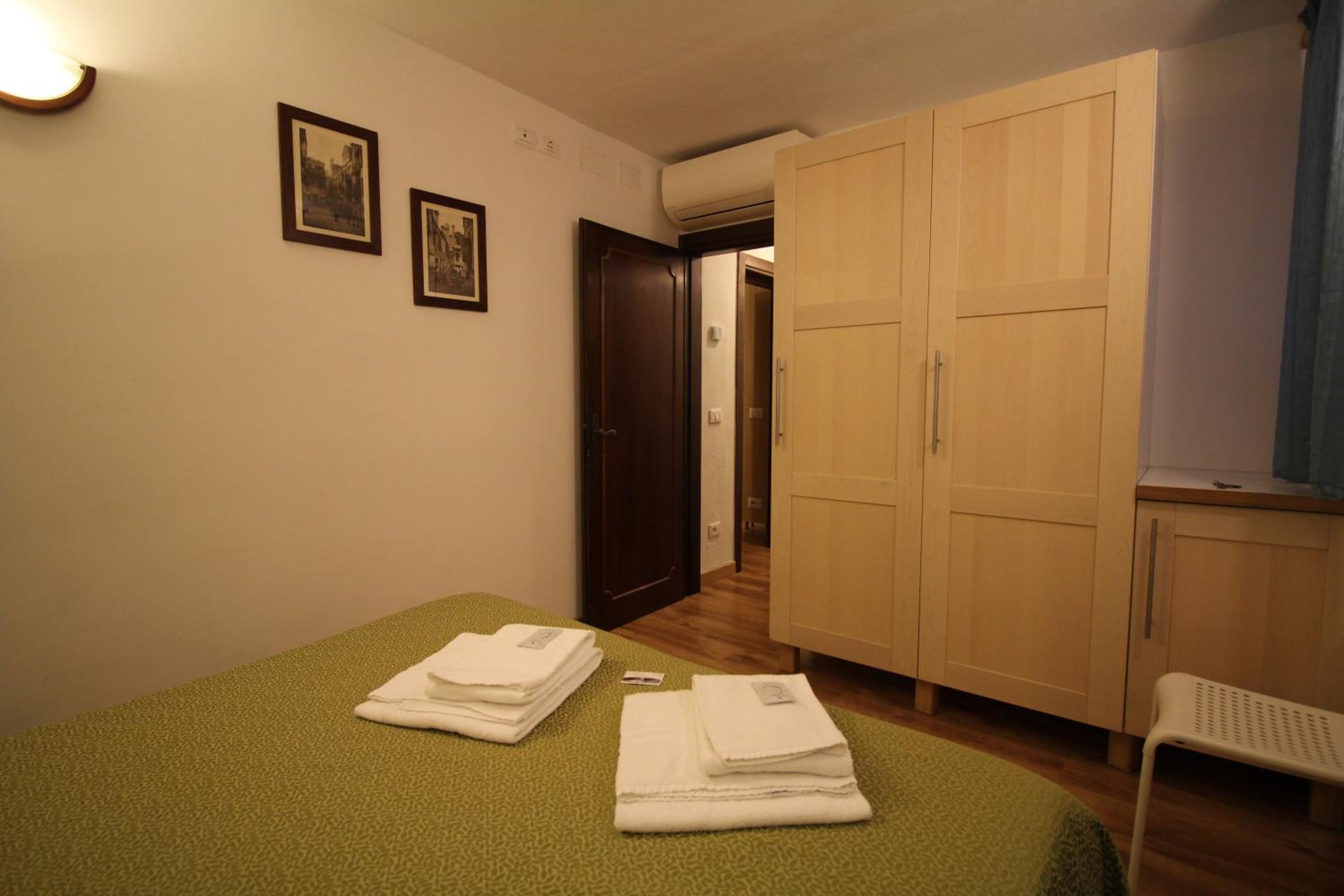 Veneziacentopercento Apartments & Rooms