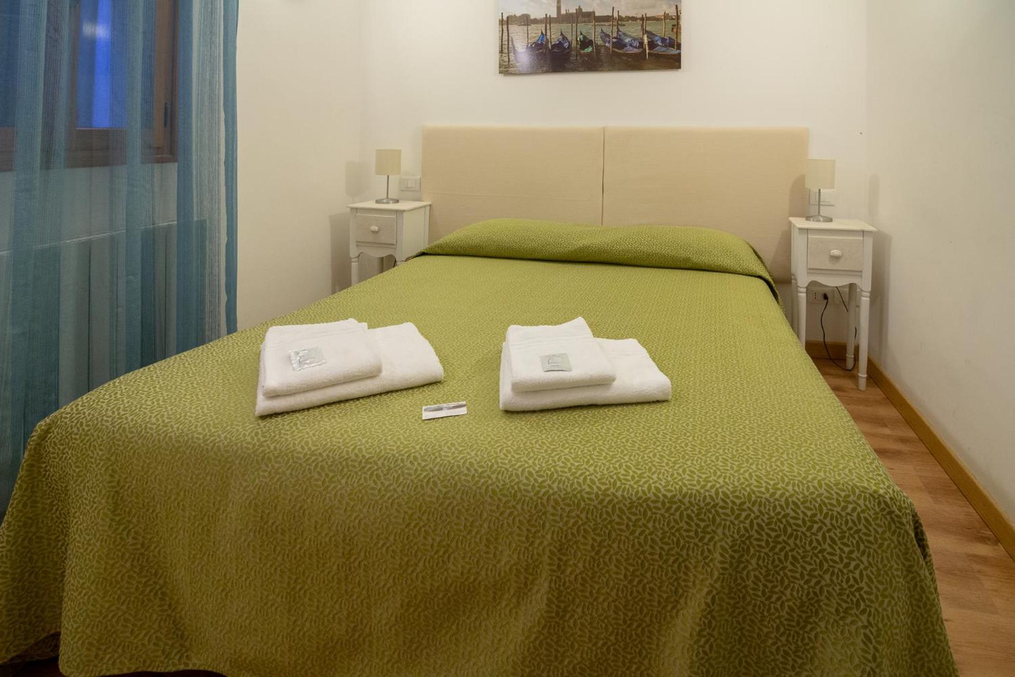 Veneziacentopercento Apartments & Rooms