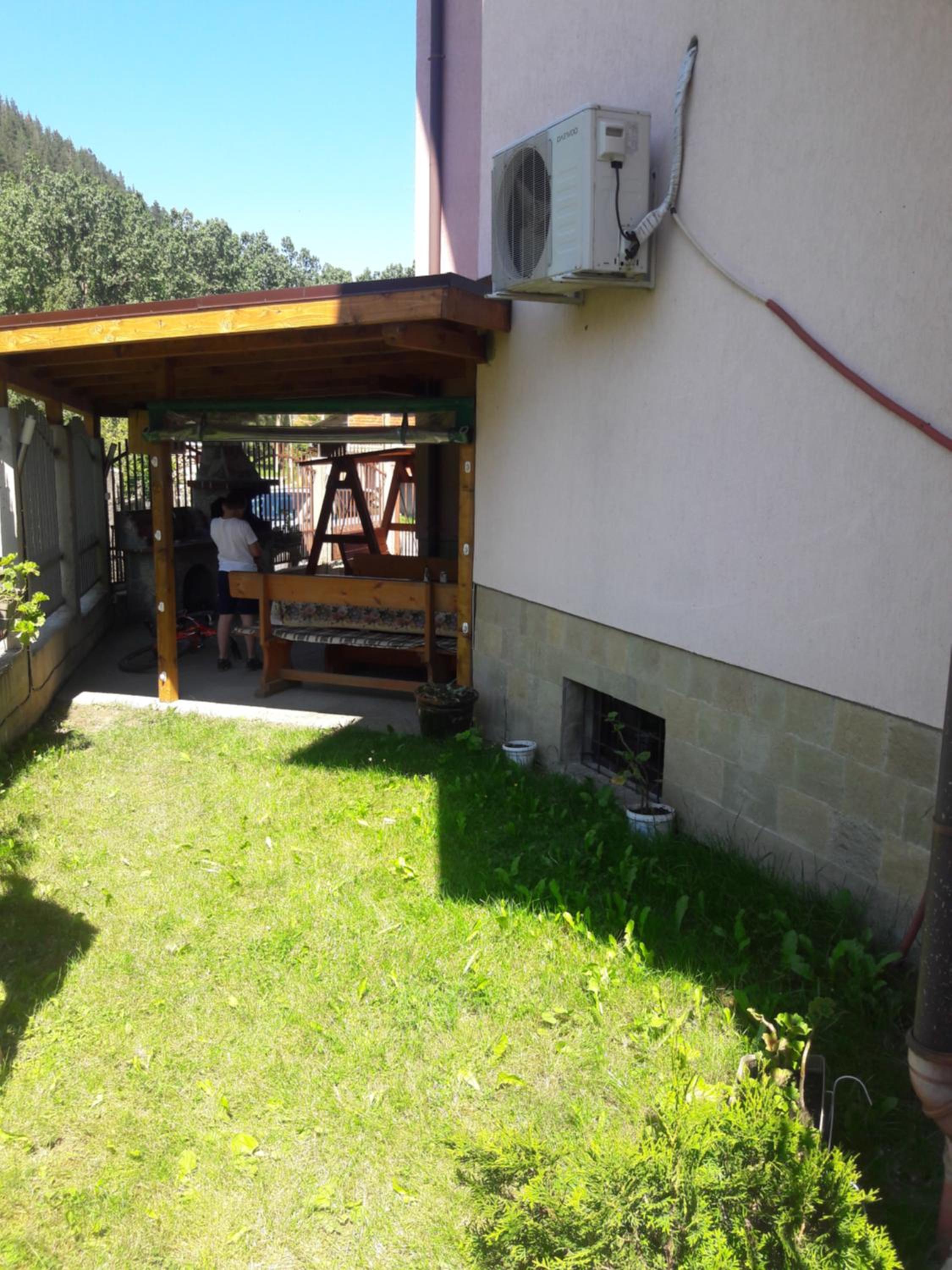 Advel Guest House