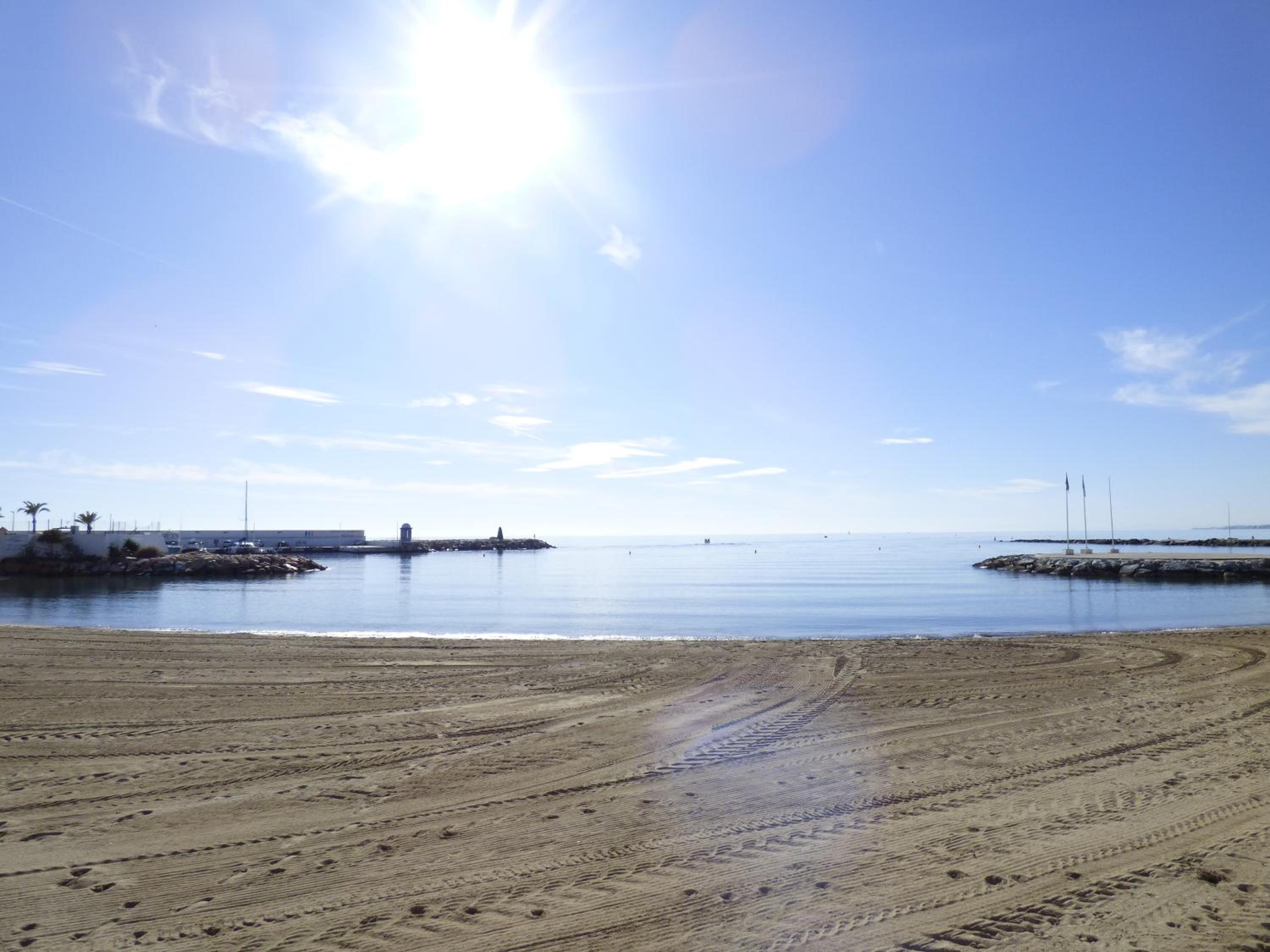 Cibeles Beachfront - EaW Homes view 2