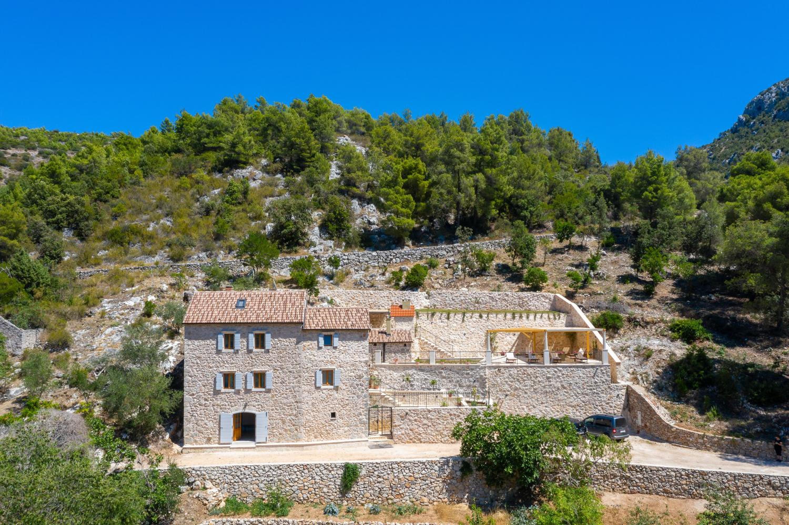 Rustic luxury Villa Fulmin view 5