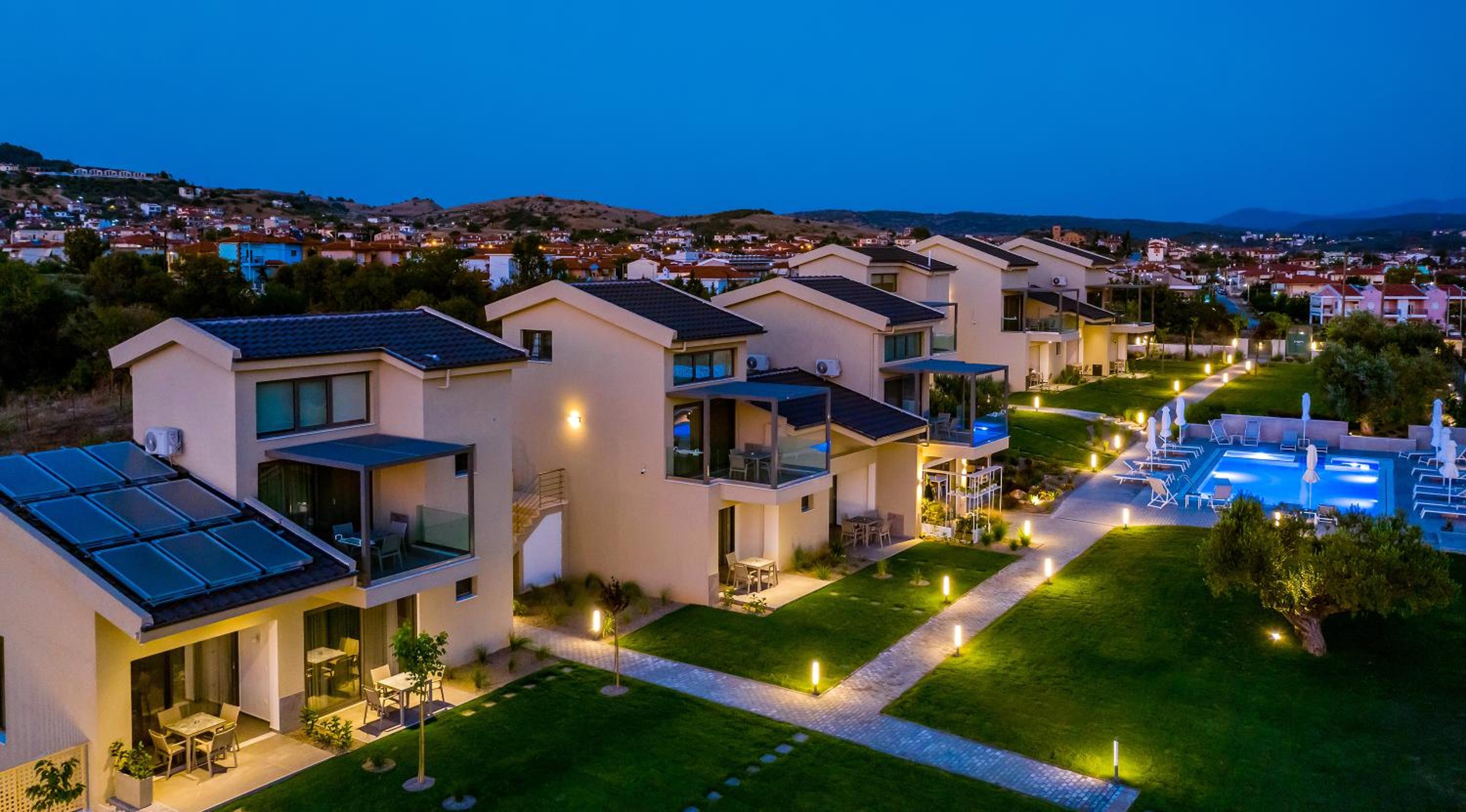 Hotel Miroes Suites - Image 1