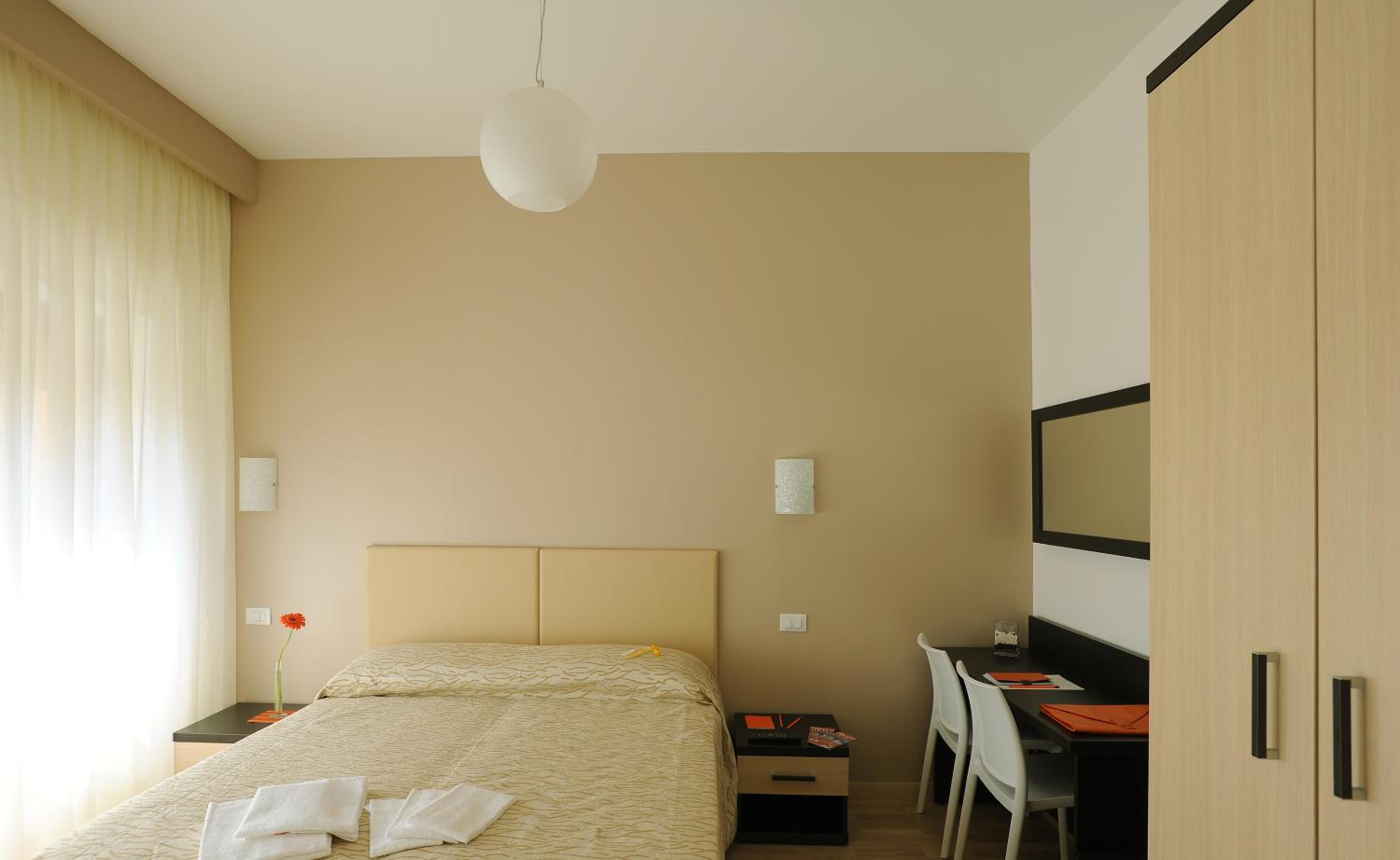 Honey Rooms photo 4