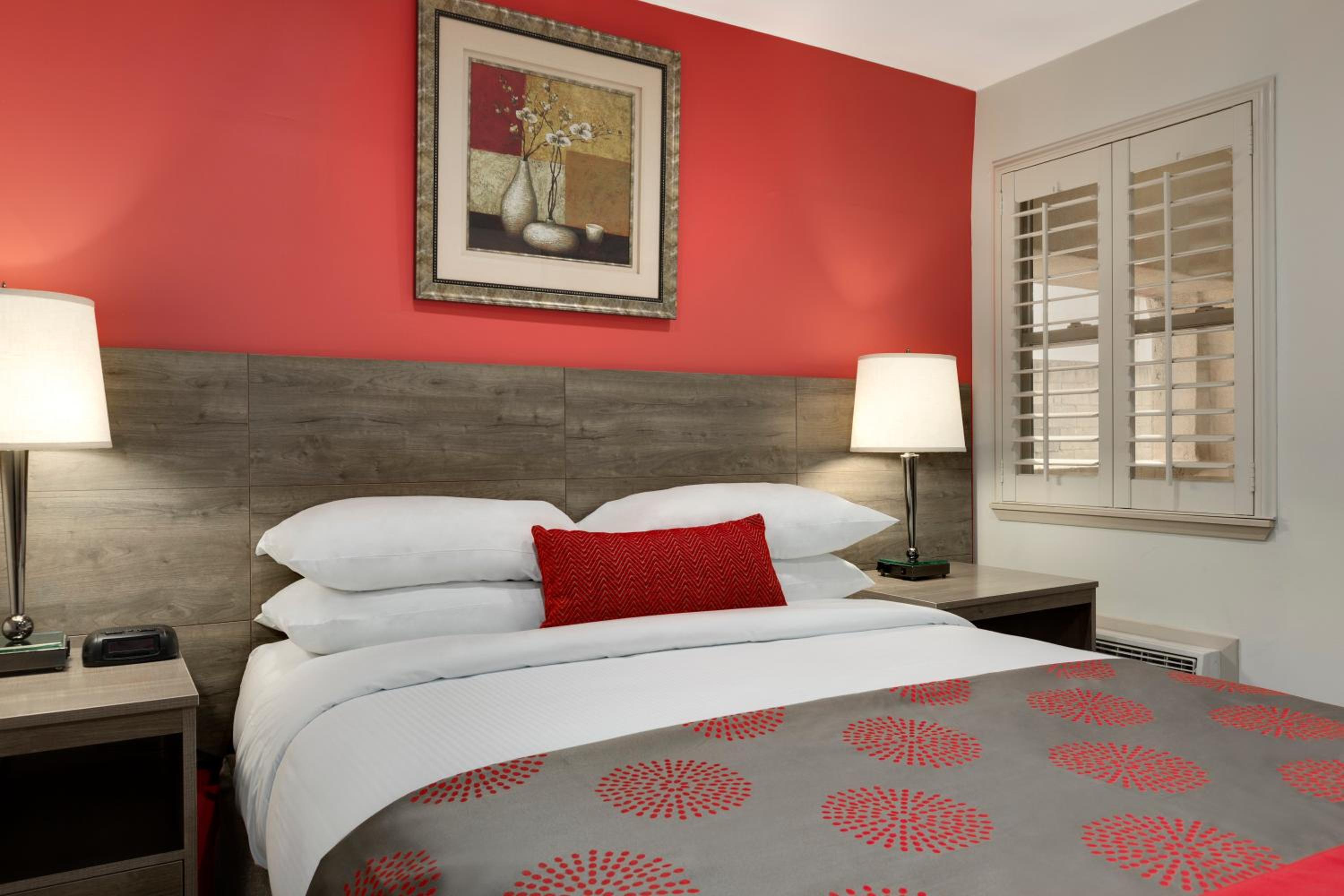 Oakland Vacations - Ramada by Wyndham Oakland Downtown City Center - Property Image 24