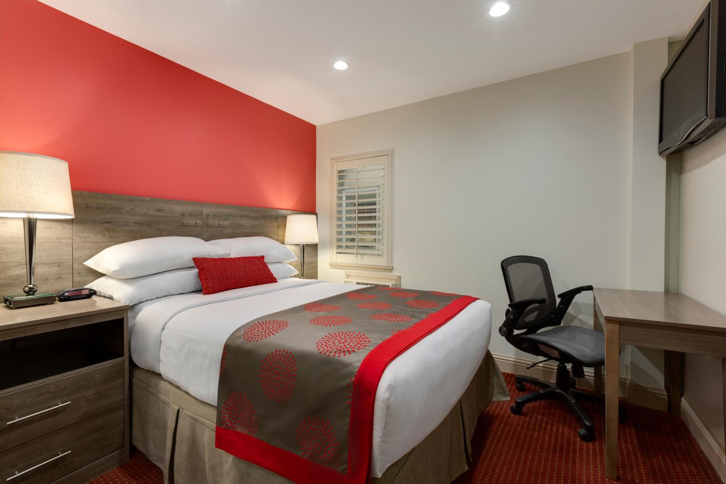 Oakland Vacations - Ramada by Wyndham Oakland Downtown City Center - Property Image 22