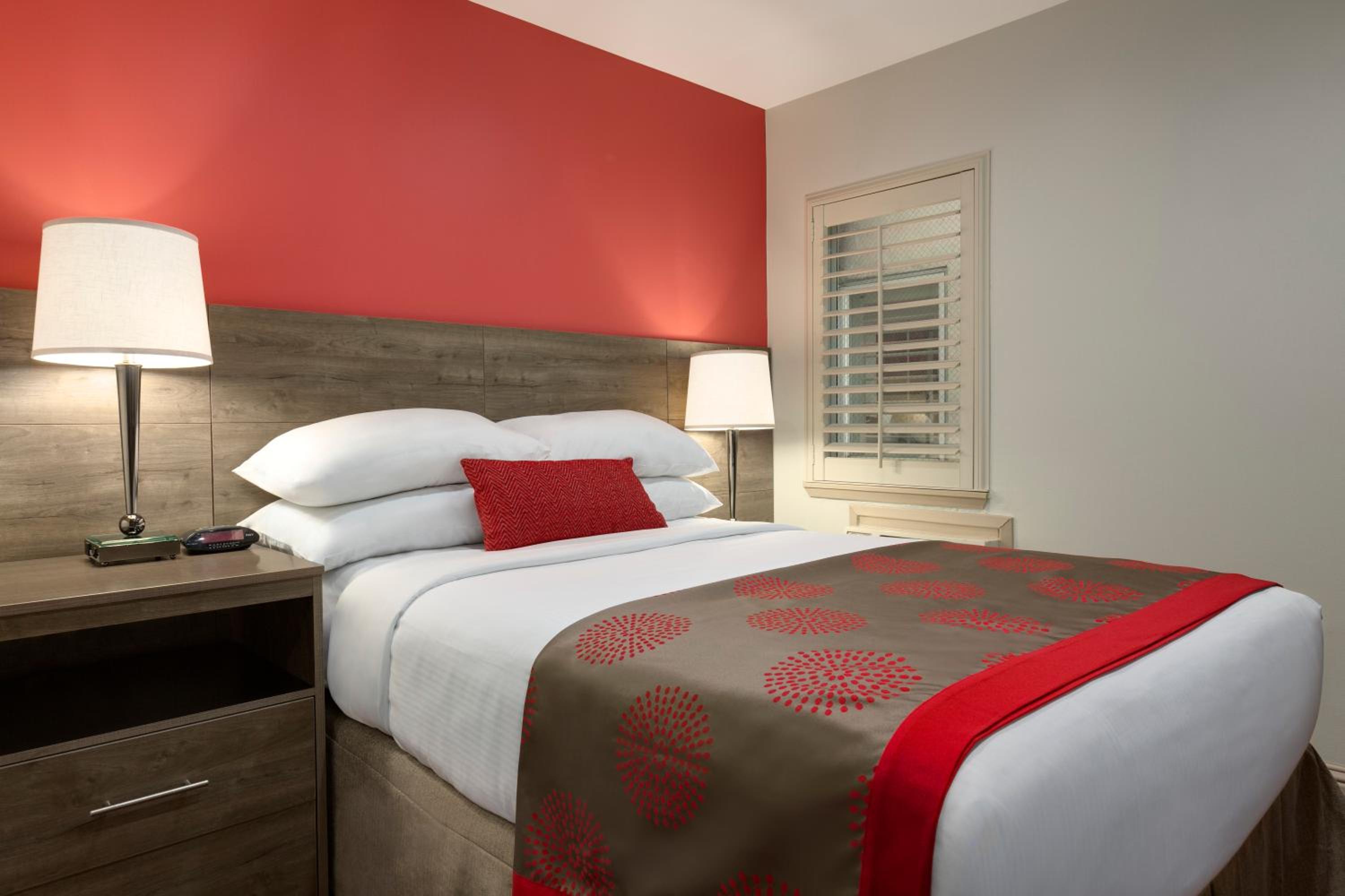 Oakland Vacations - Ramada by Wyndham Oakland Downtown City Center - Property Image 21