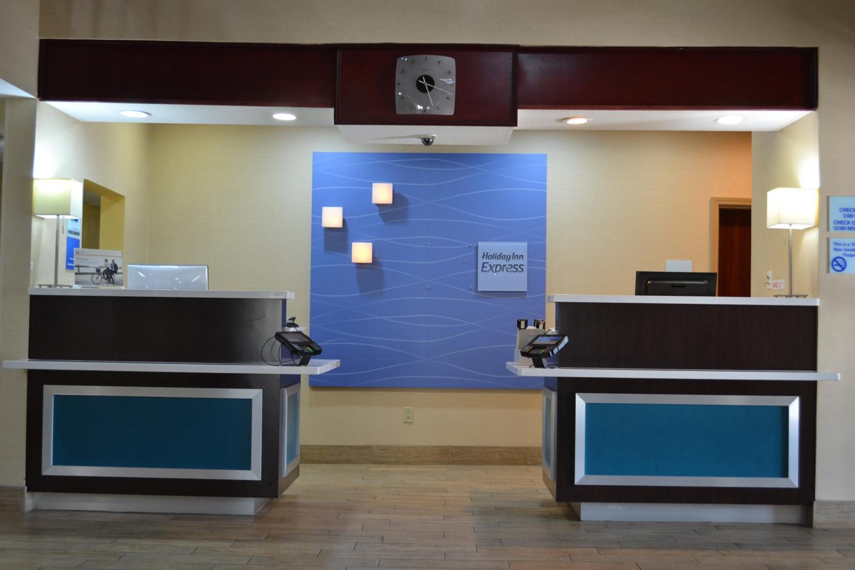 Gainesville Vacations - Holiday Inn Express Hotel  Suites Gainesville, an IHG Hotel - Property Image 33