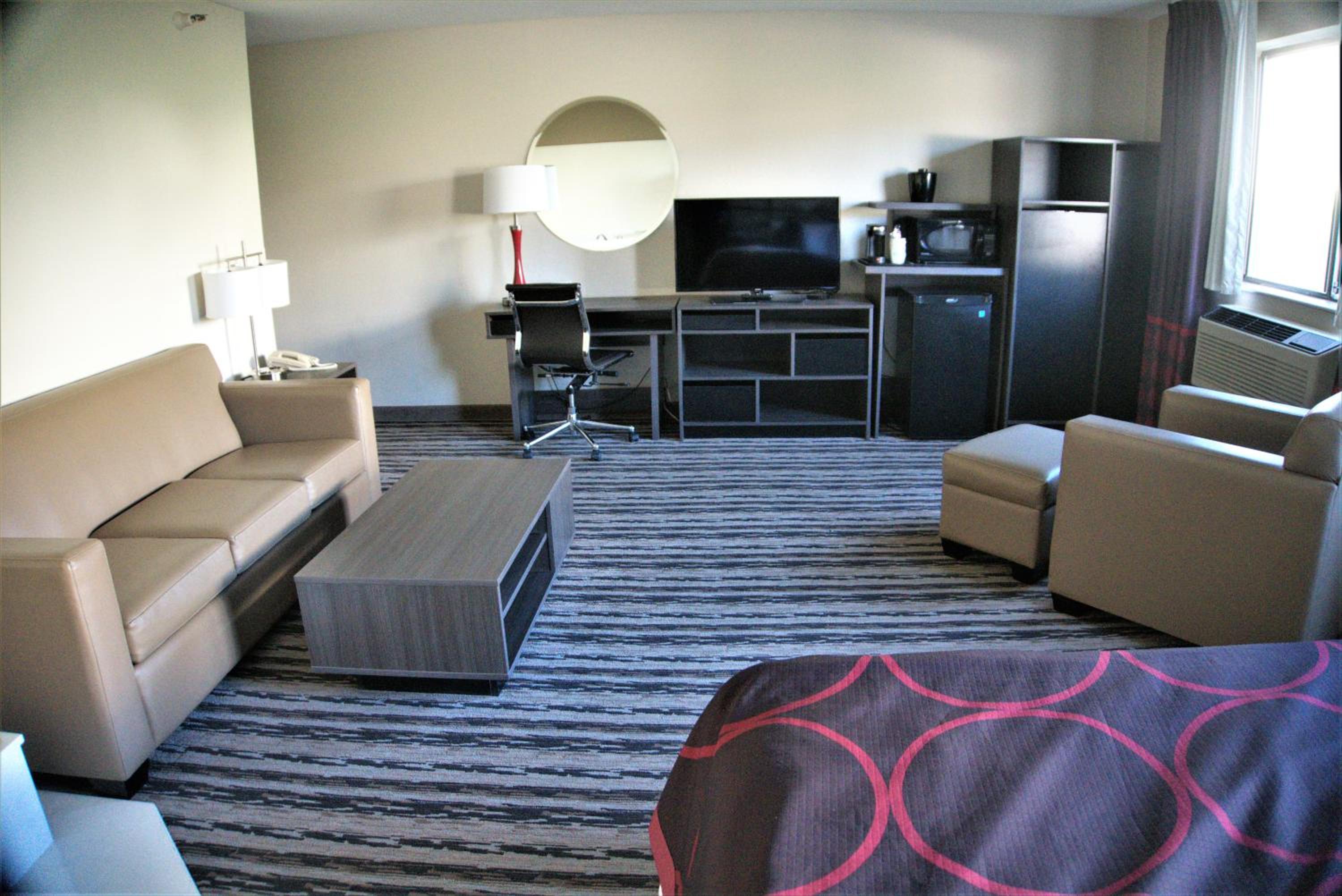 Super 8 by Wyndham Spirit Lake/Okoboji view 5