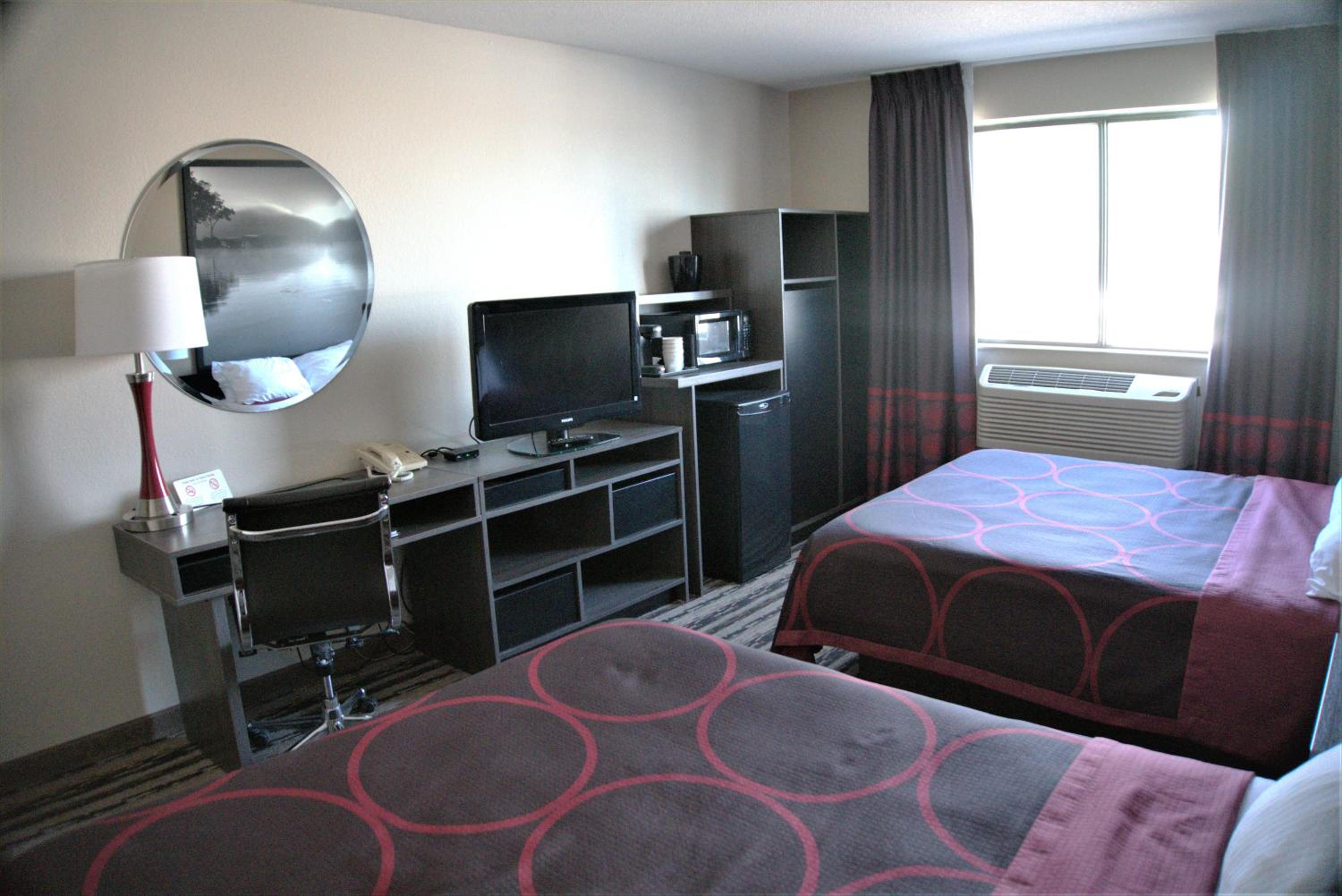Super 8 by Wyndham Spirit Lake/Okoboji view 3