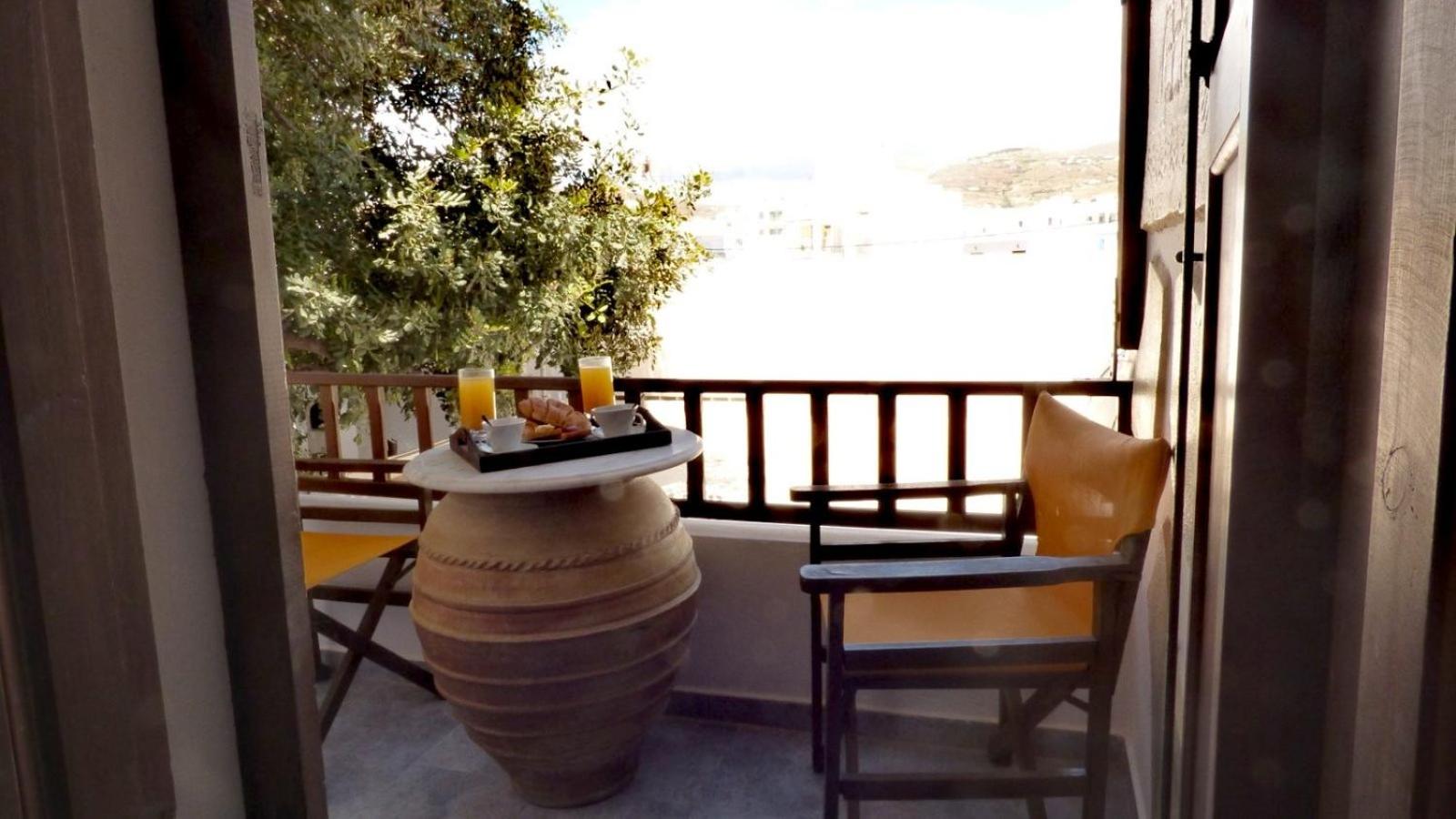 Tinos Heritage Plateia