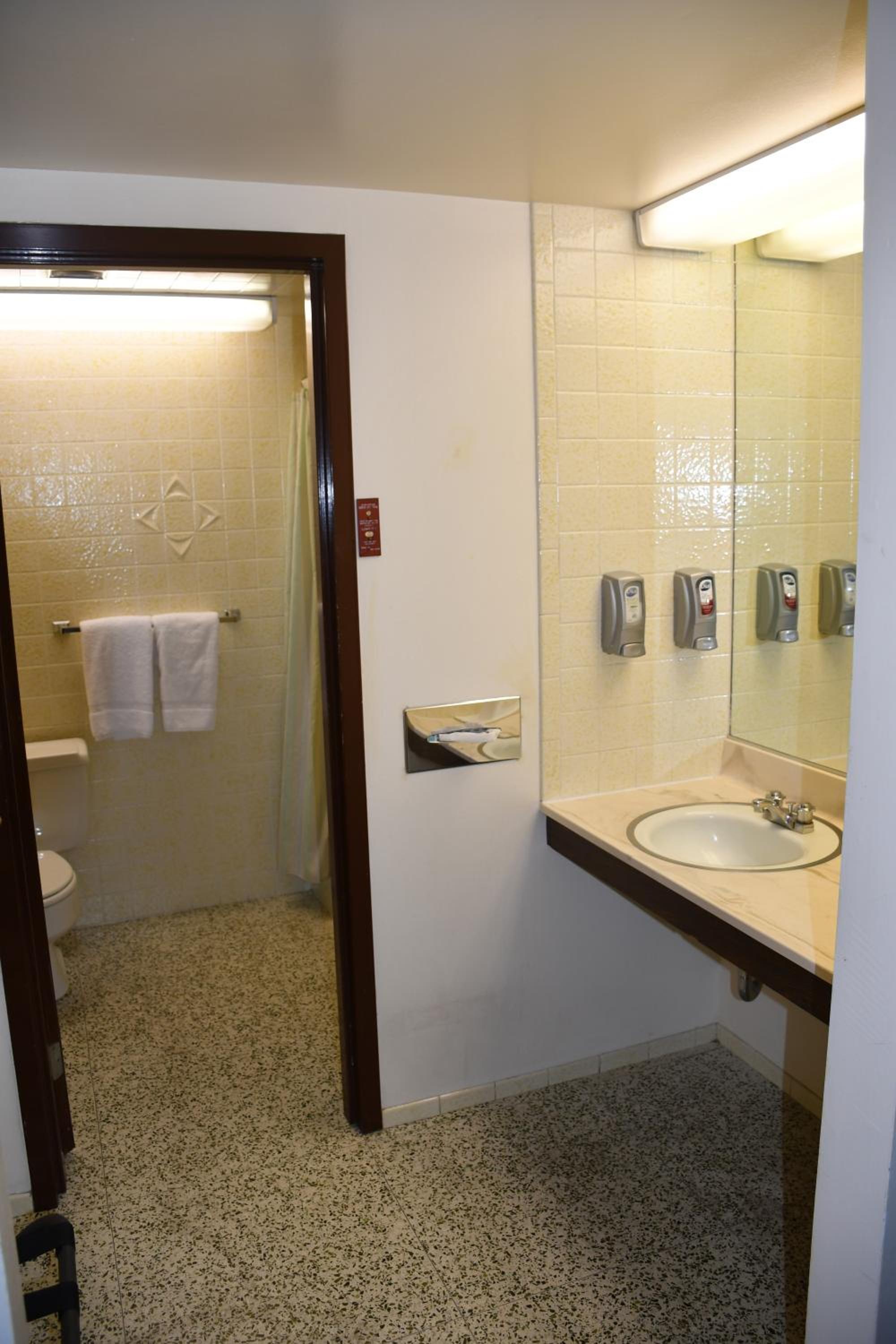 Evanston Vacations - Prairie Inn - Property Image 12
