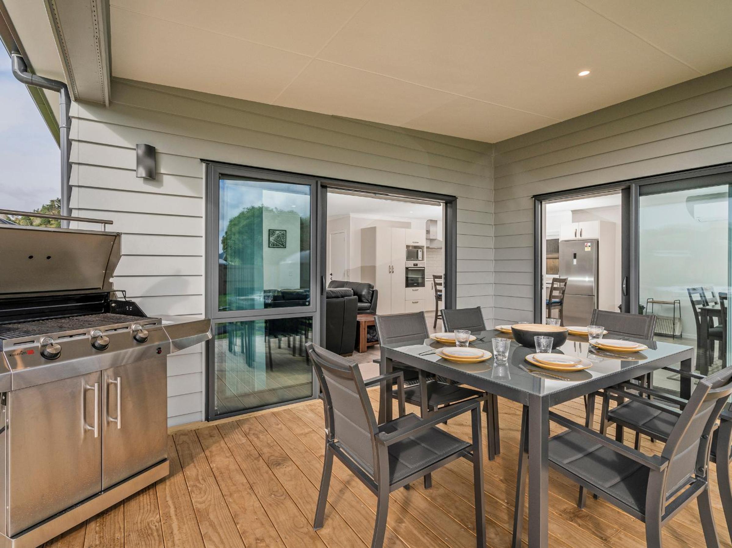 Seabliss - Cooks Beach Holiday Home view 2