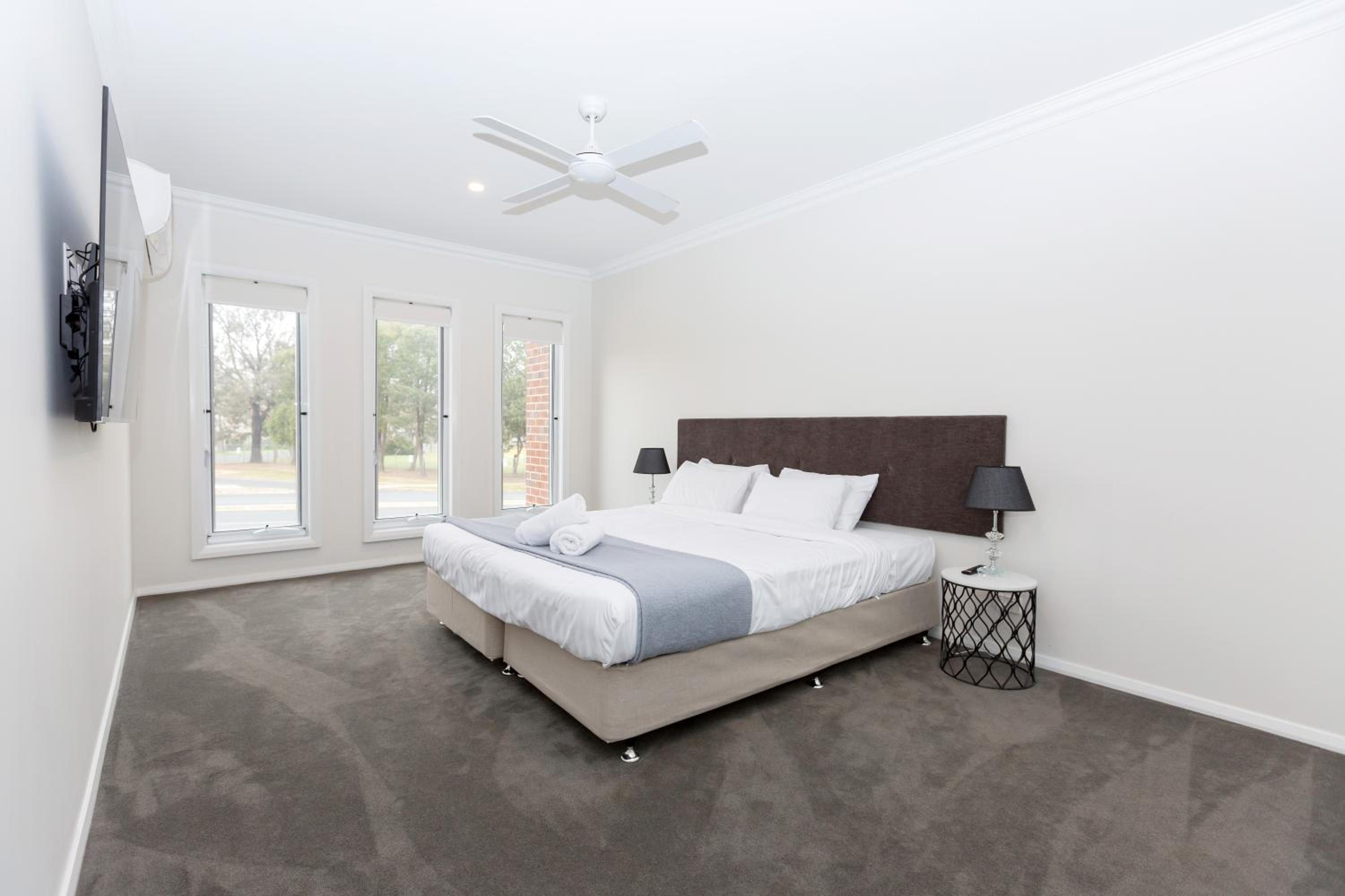 Wagga Apartments #2 view 4