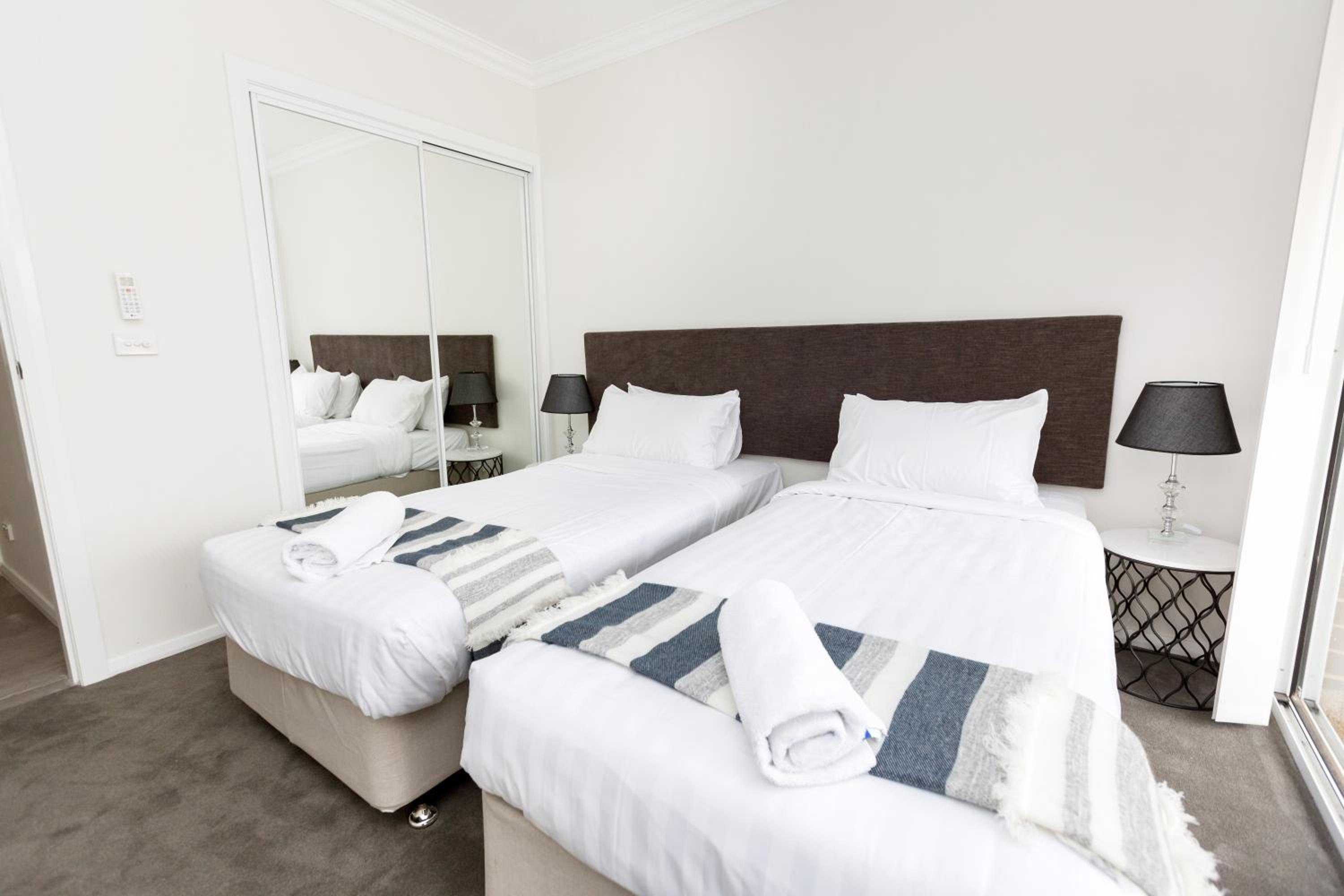 Wagga Apartments #3 view 3