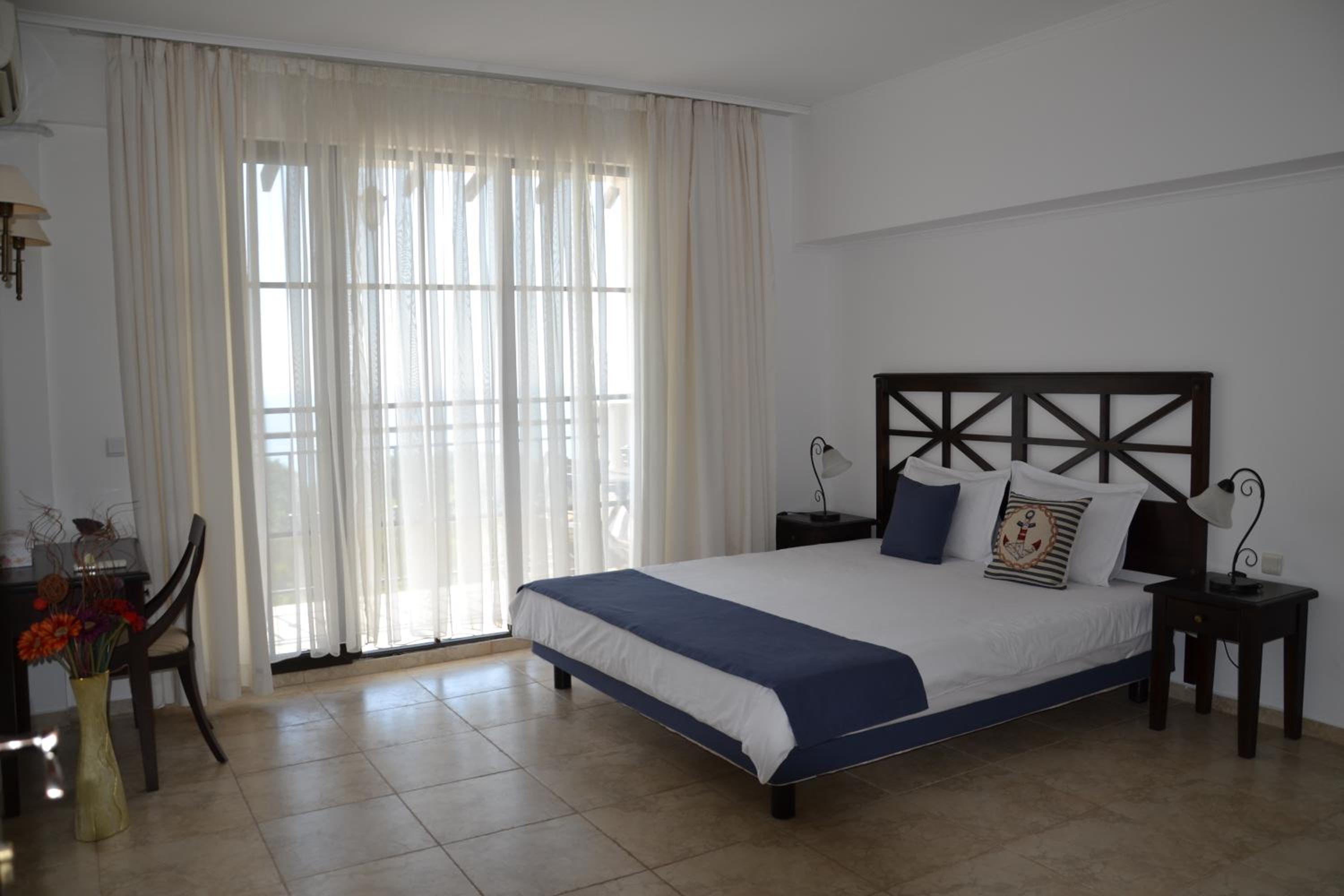 Apartment on the Cliff Obzor view 2