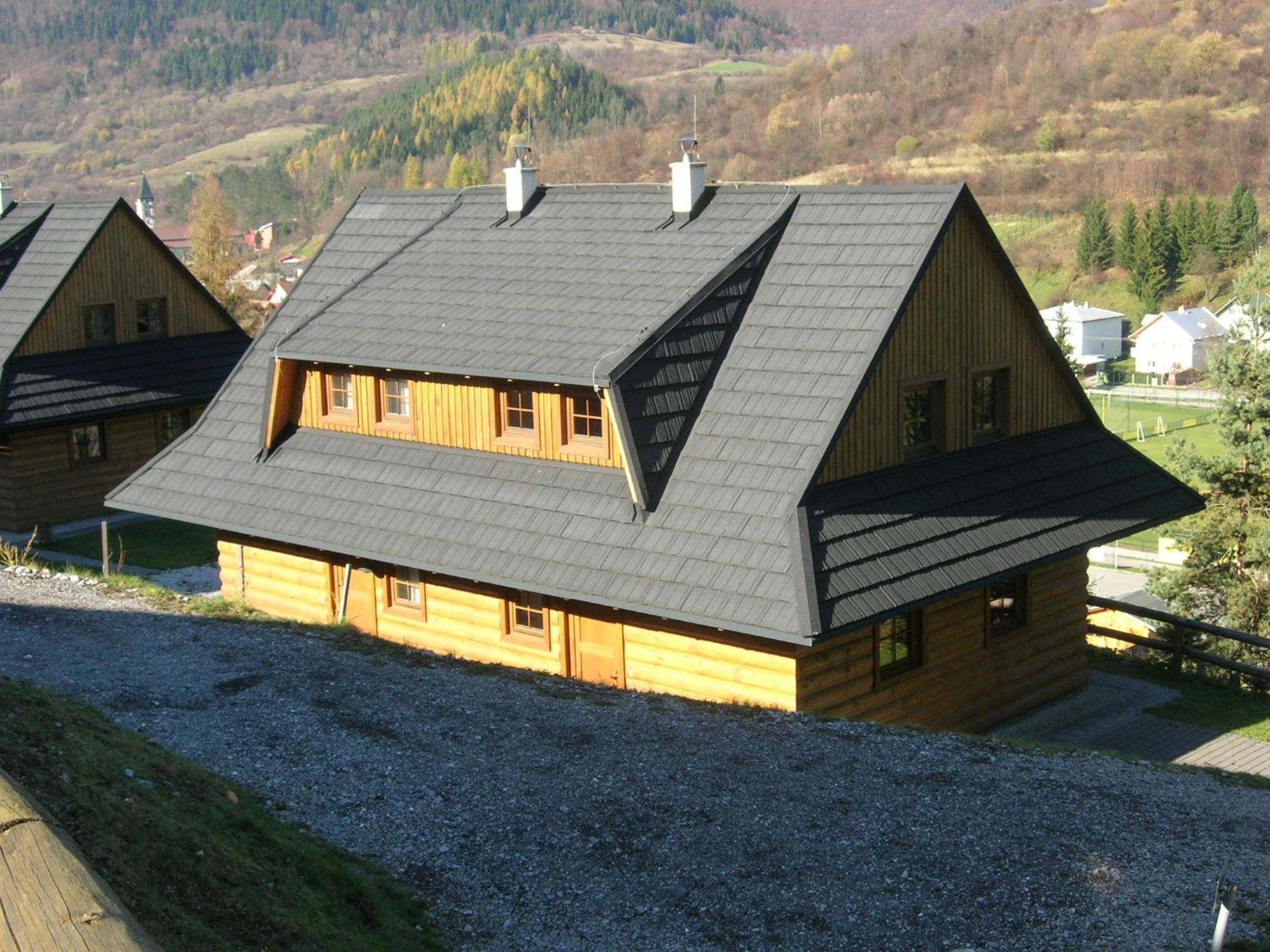 Drevenica pod smrekom view 2