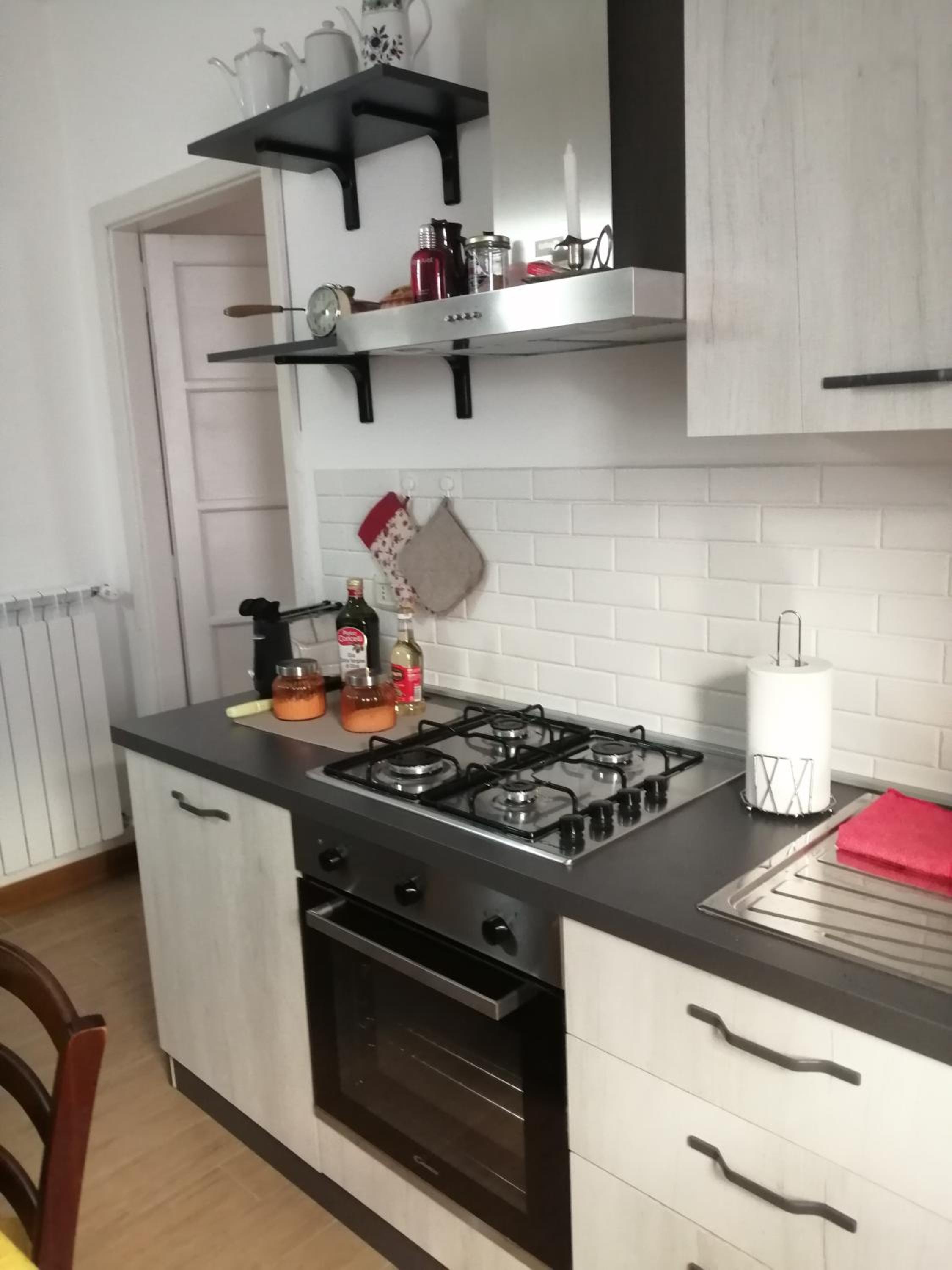 Allacattedrale en Sora — kitchen