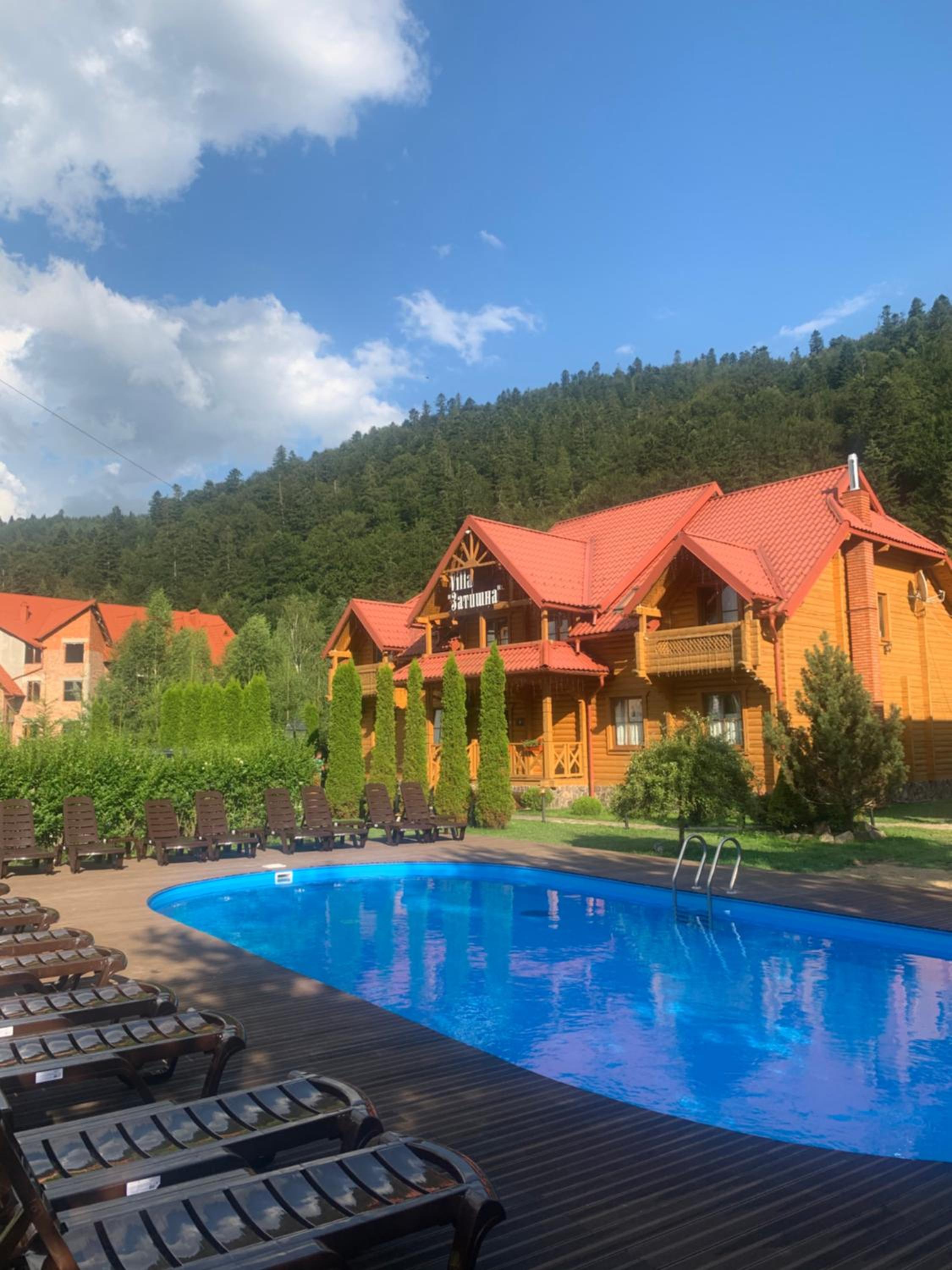 Villa "Затишна" view 2