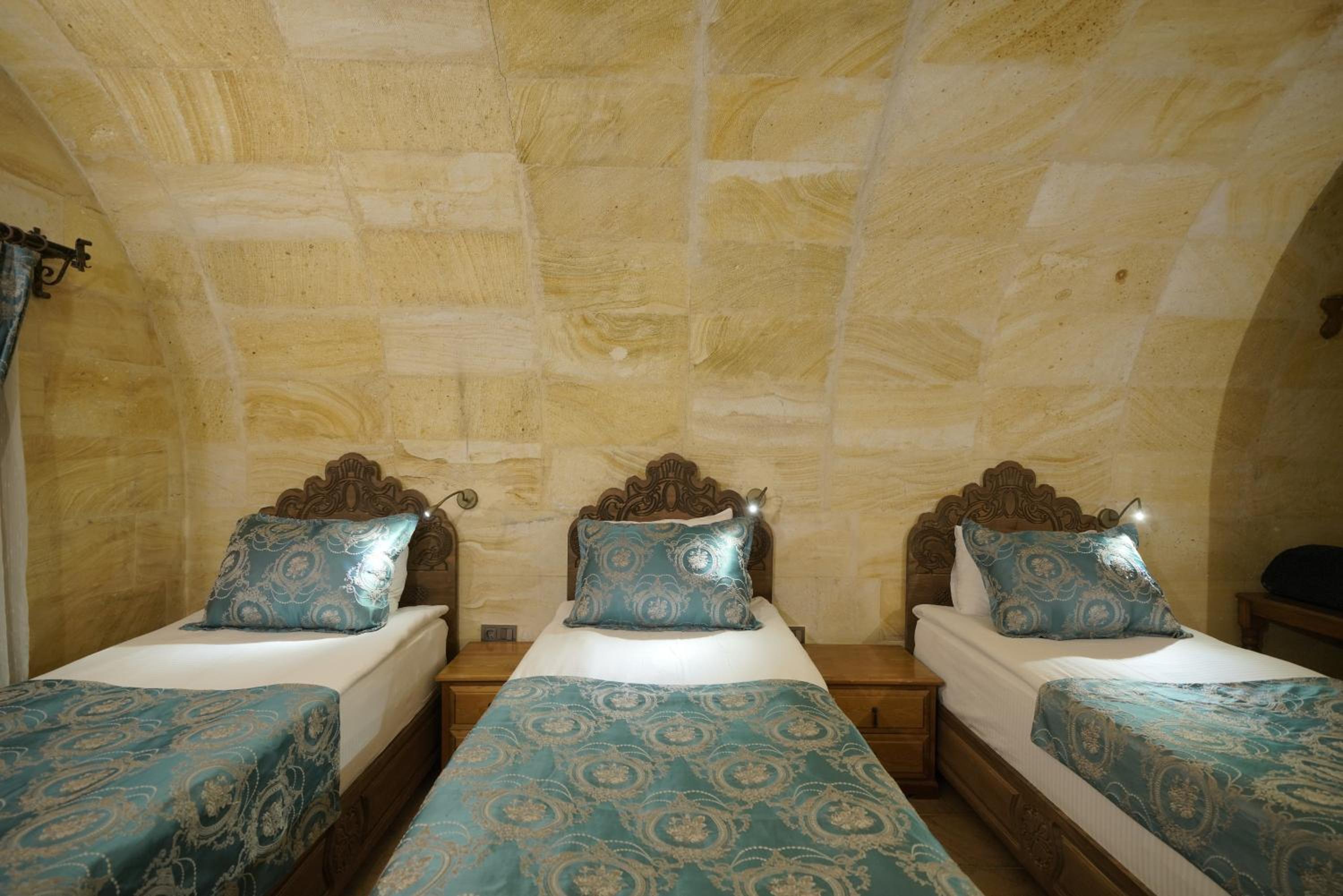 Walnut House Otel - Image 47