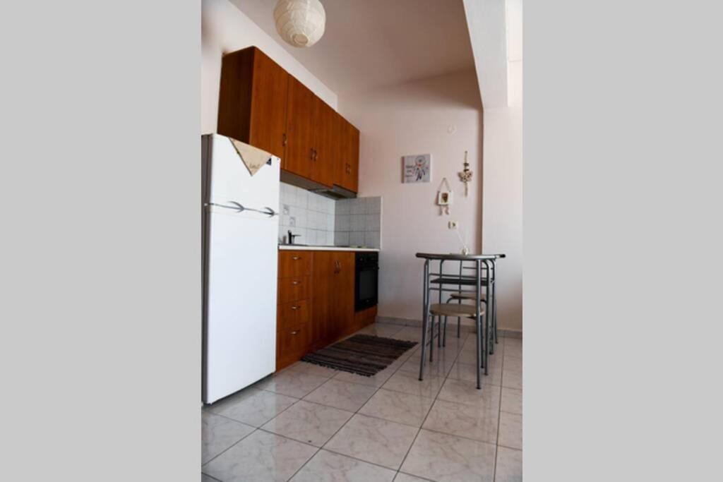 Papi's Free Parking Apartments 1 - Studio view 3